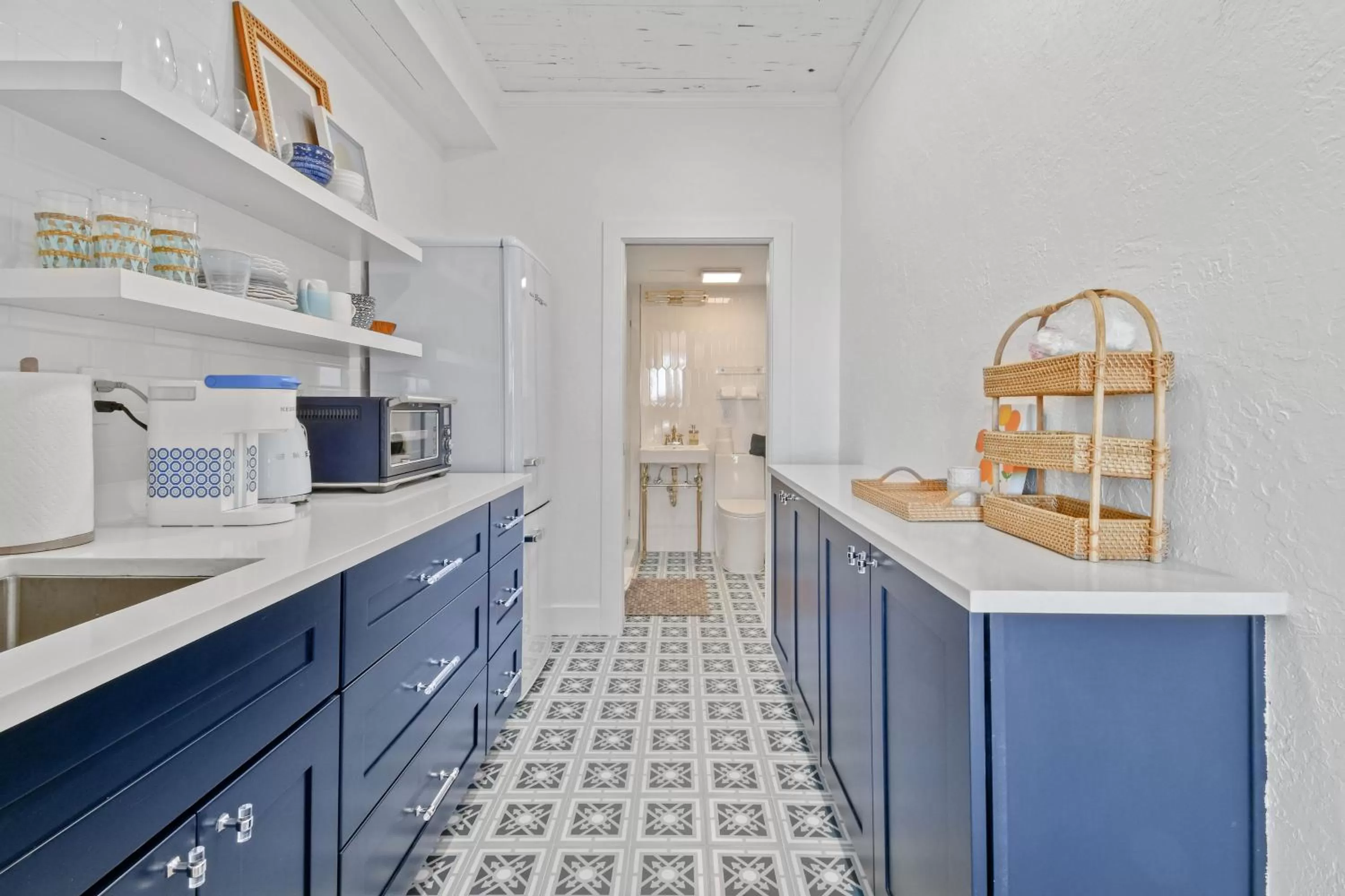 Kitchen or kitchenette in Tropicals of Palm Beach