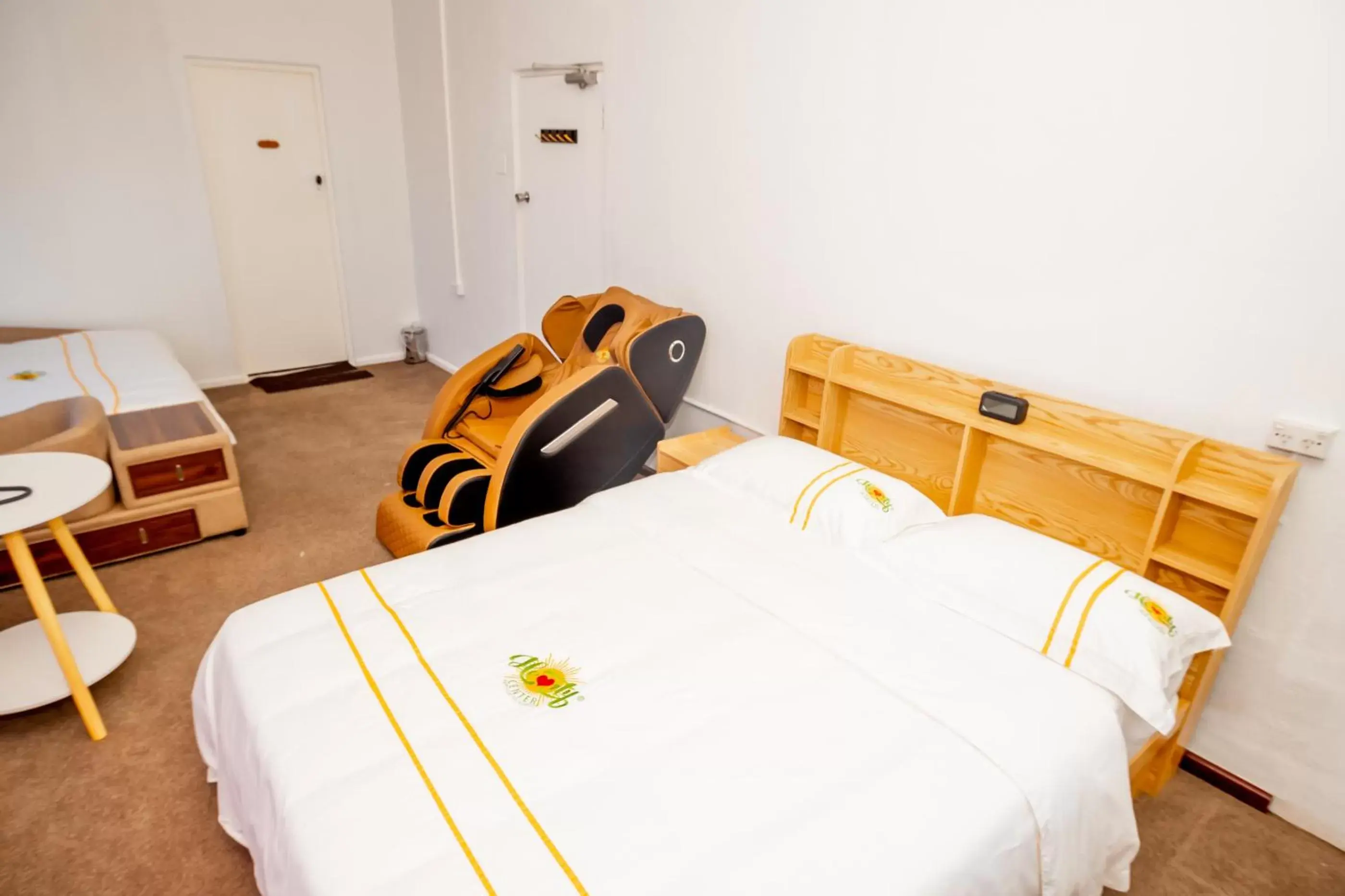 Family Room with Bathroom in Hearty Center Motel Family Room with Bathroom in Hearty Center Motel