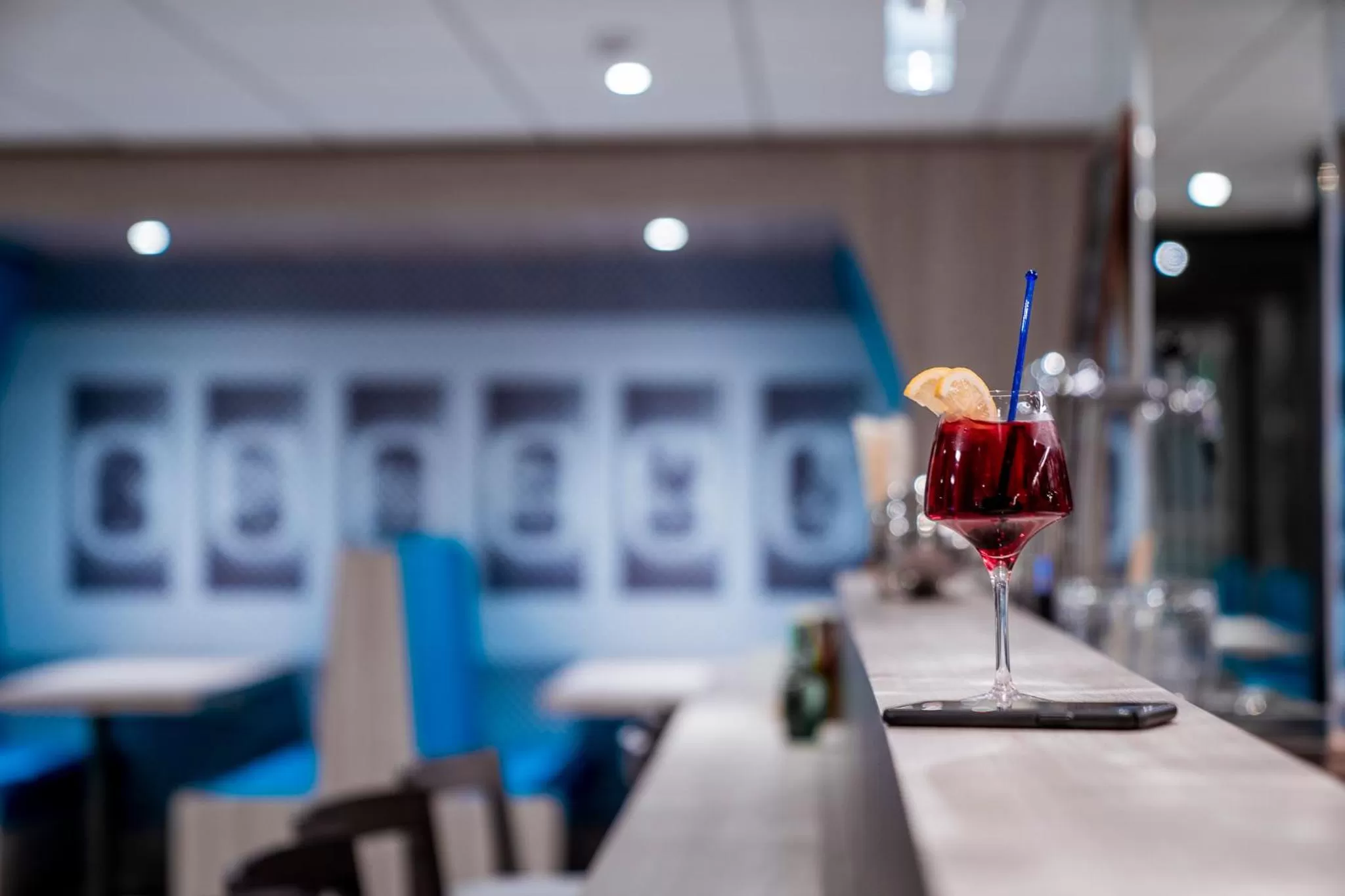 Lounge or bar in ibis Styles Beauvais