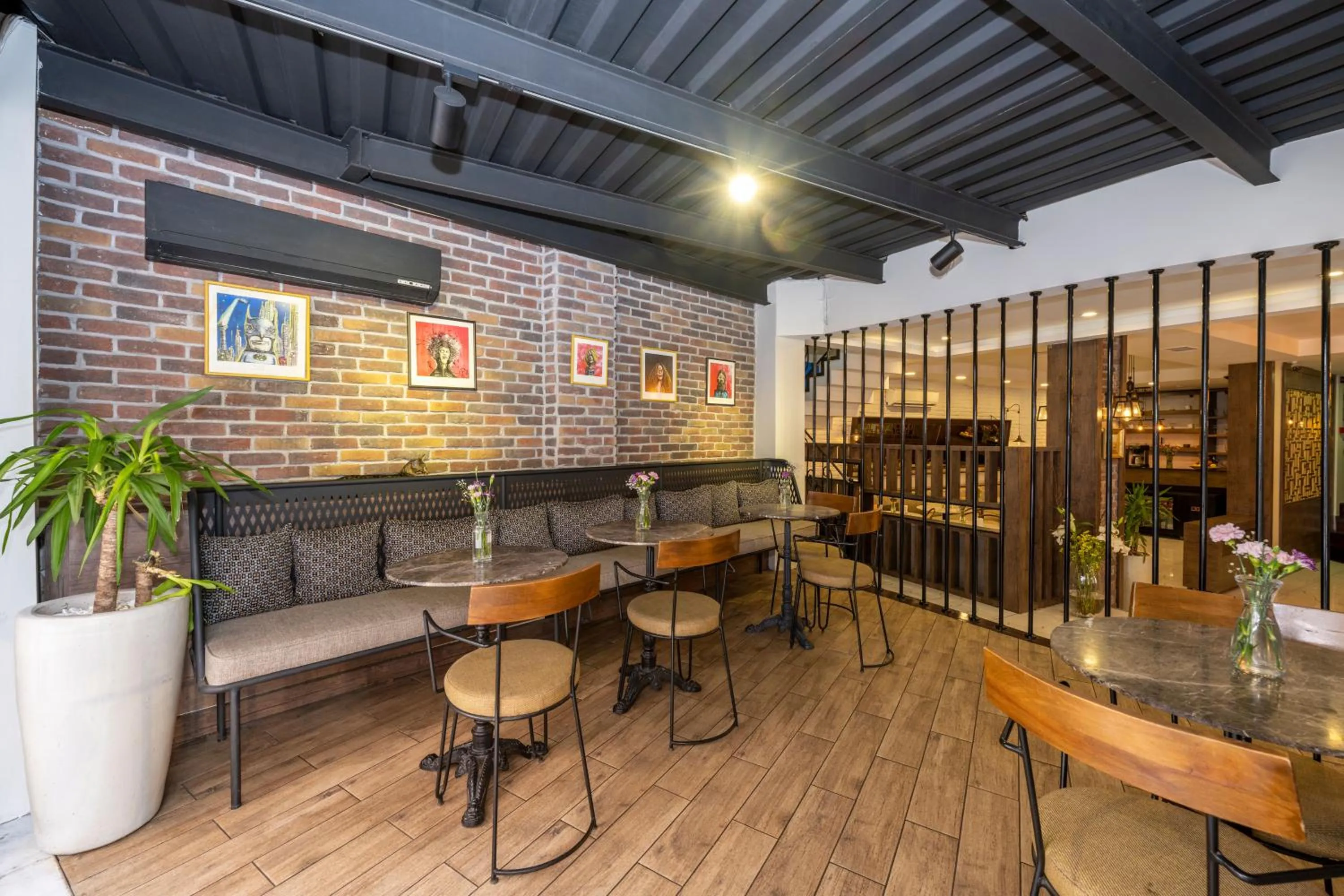 Restaurant/places to eat in The Marions Suite istanbul Special Category Taksim