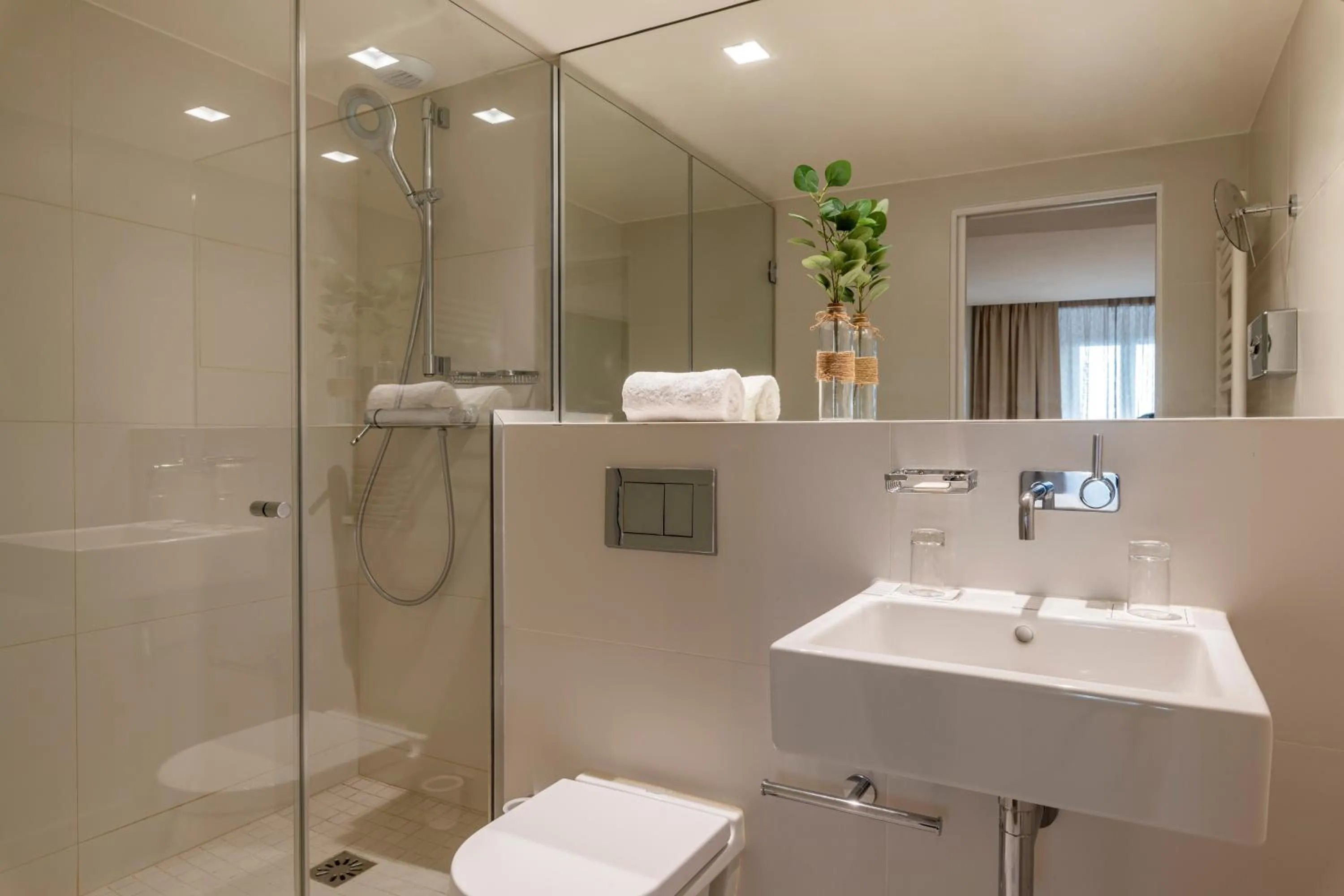 Bathroom in 9Hotel Opera