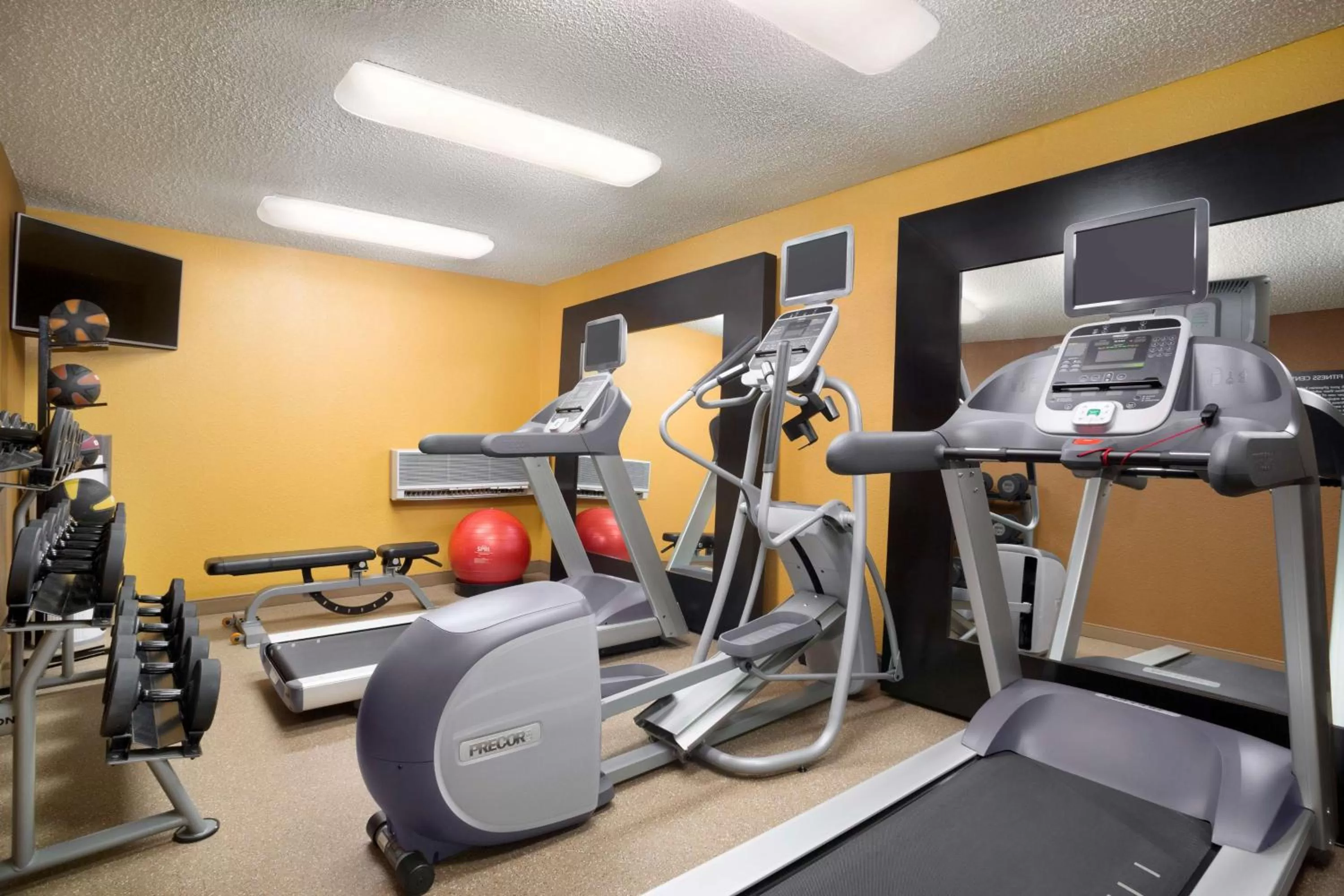 Fitness centre/facilities in Homewood Suites by Hilton Dallas-Park Central Area
