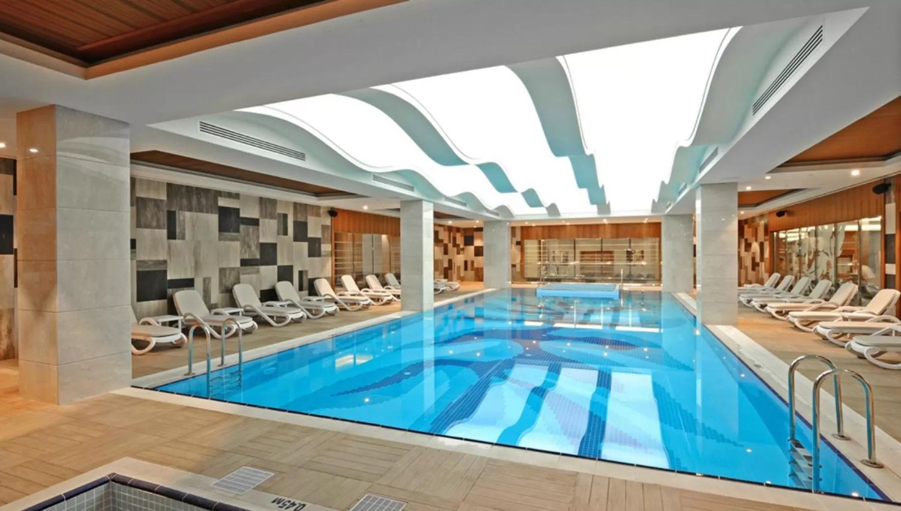 Swimming pool in Crowne Plaza Bursa Convention Center & Thermal Spa by IHG