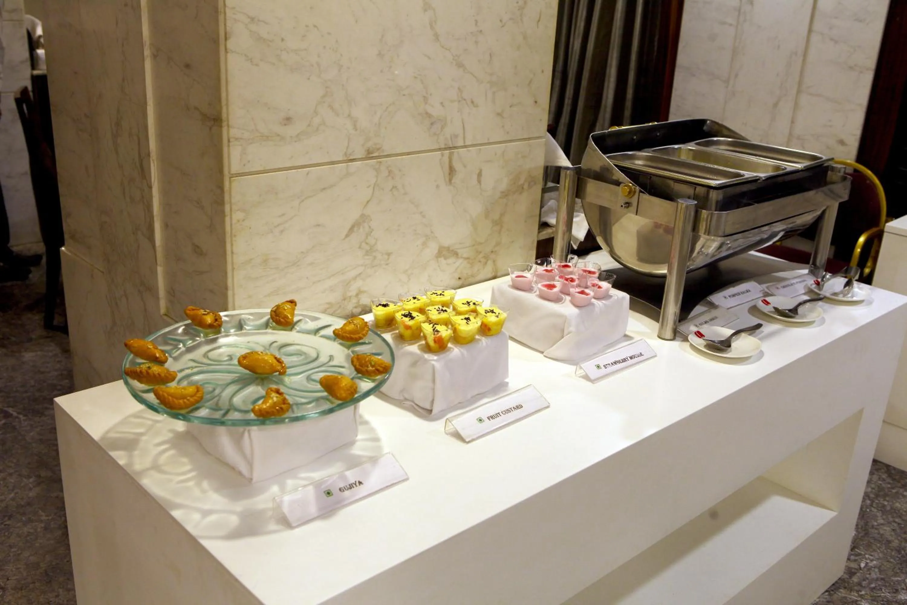 Business facilities in Lords Plaza Surat