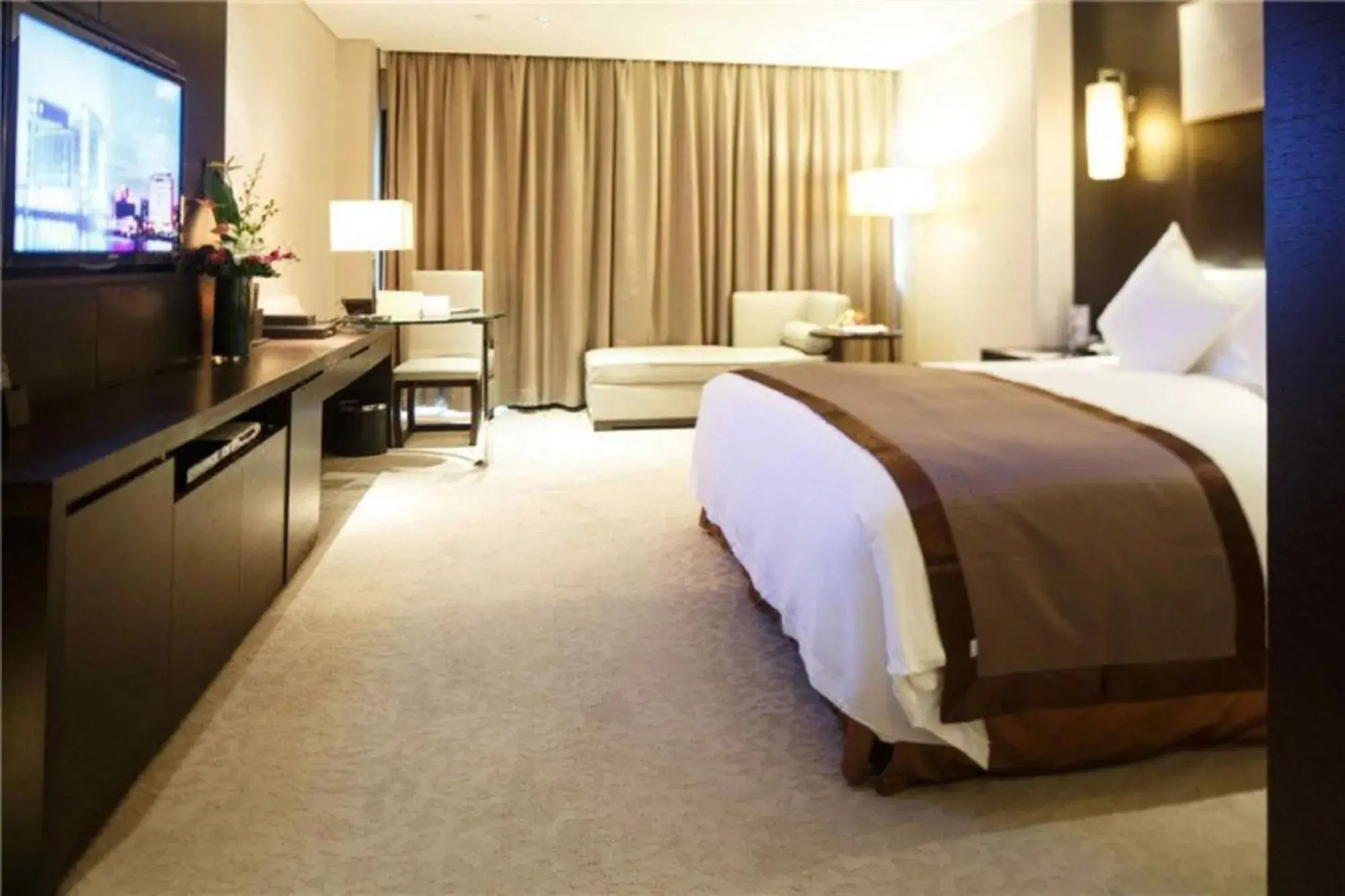 Super Deluxe Double Room` in Howard Johnson IFC Plaza Ningbo Super Deluxe Double Room` in Howard Johnson IFC Plaza Ningbo