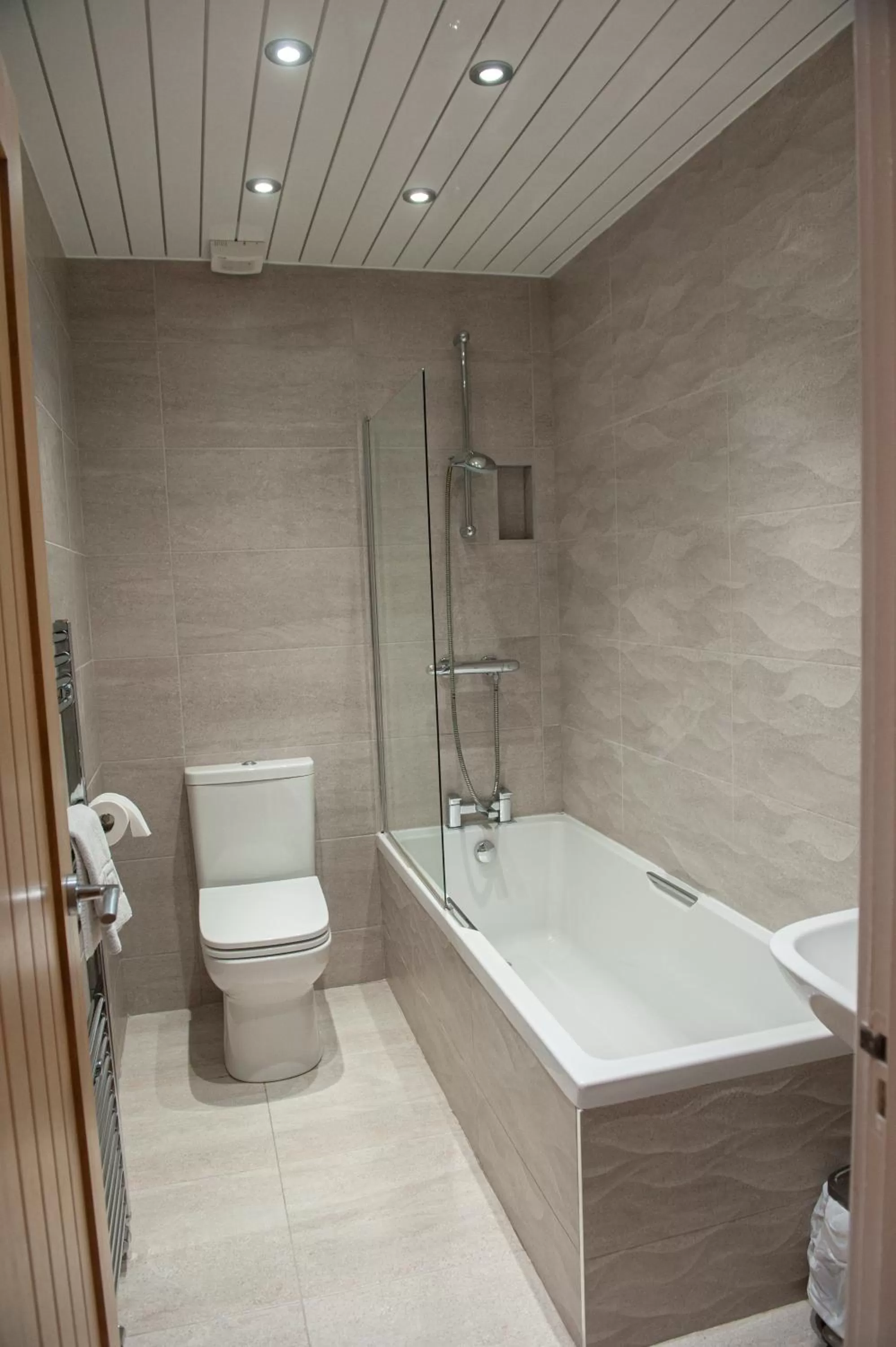 Shower in Osborne Hotel