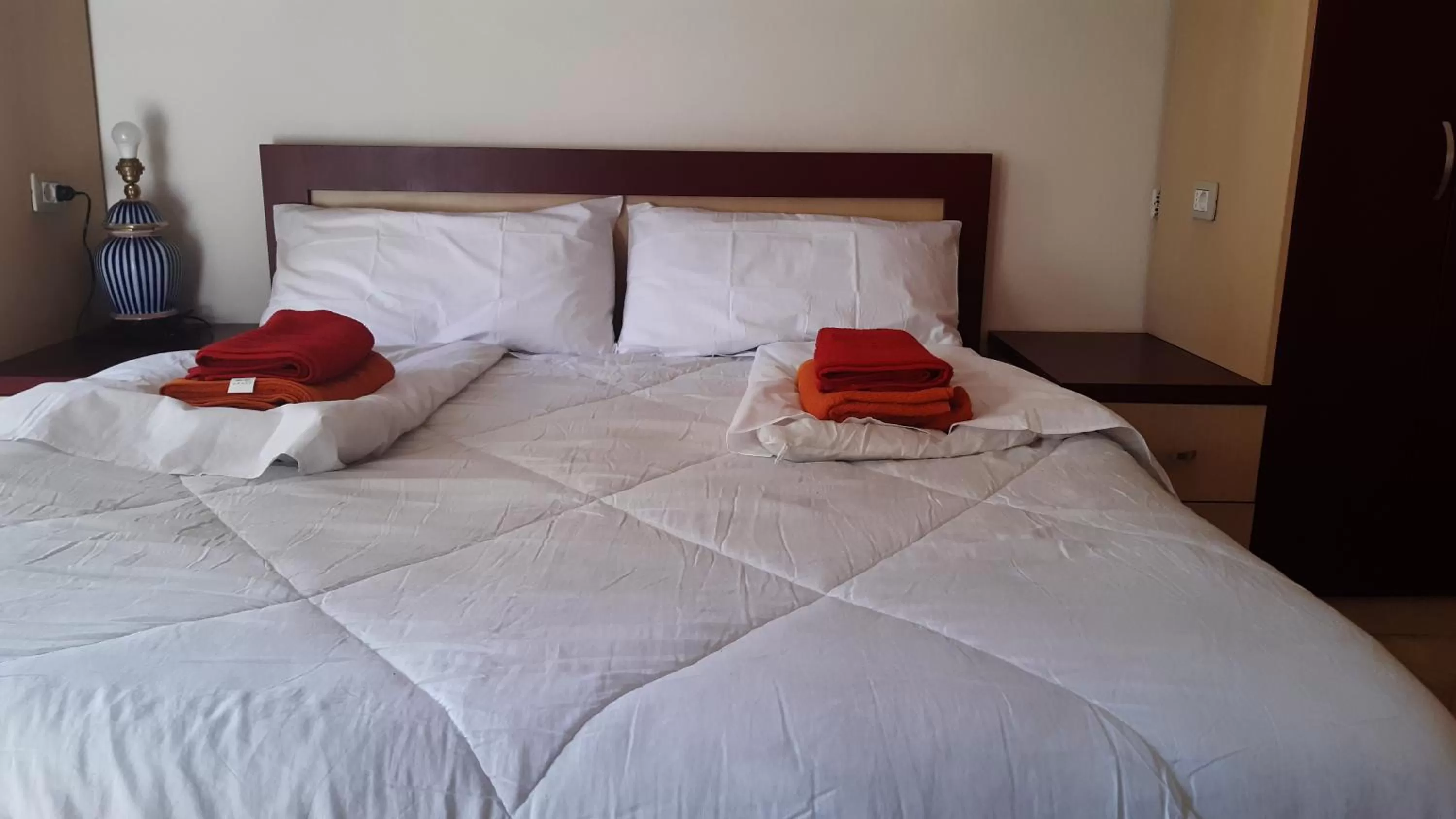 Bed in Home Sweet Home - Guest House