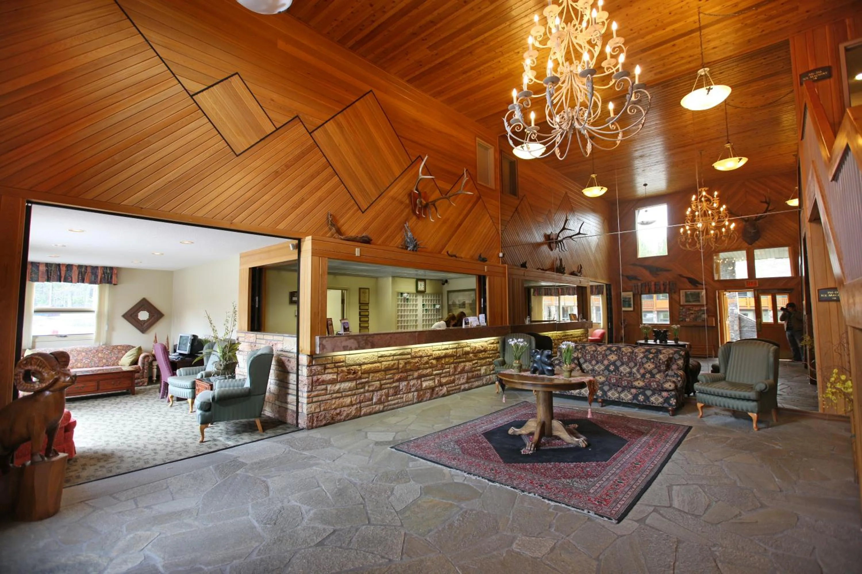 Lobby or reception in Mountaineer Lodge