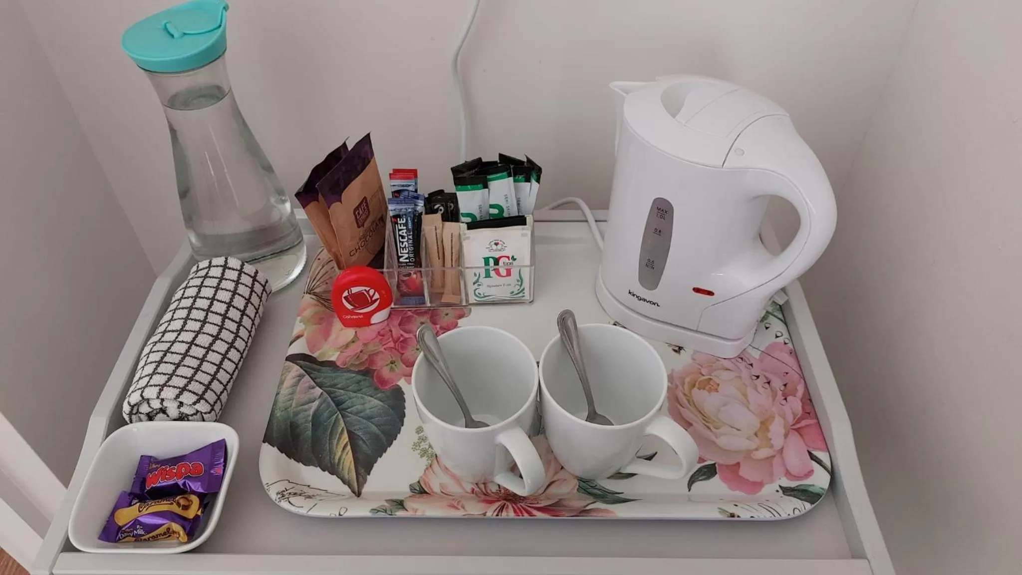 Coffee/tea facilities in Westwood Lodge B & B Boston