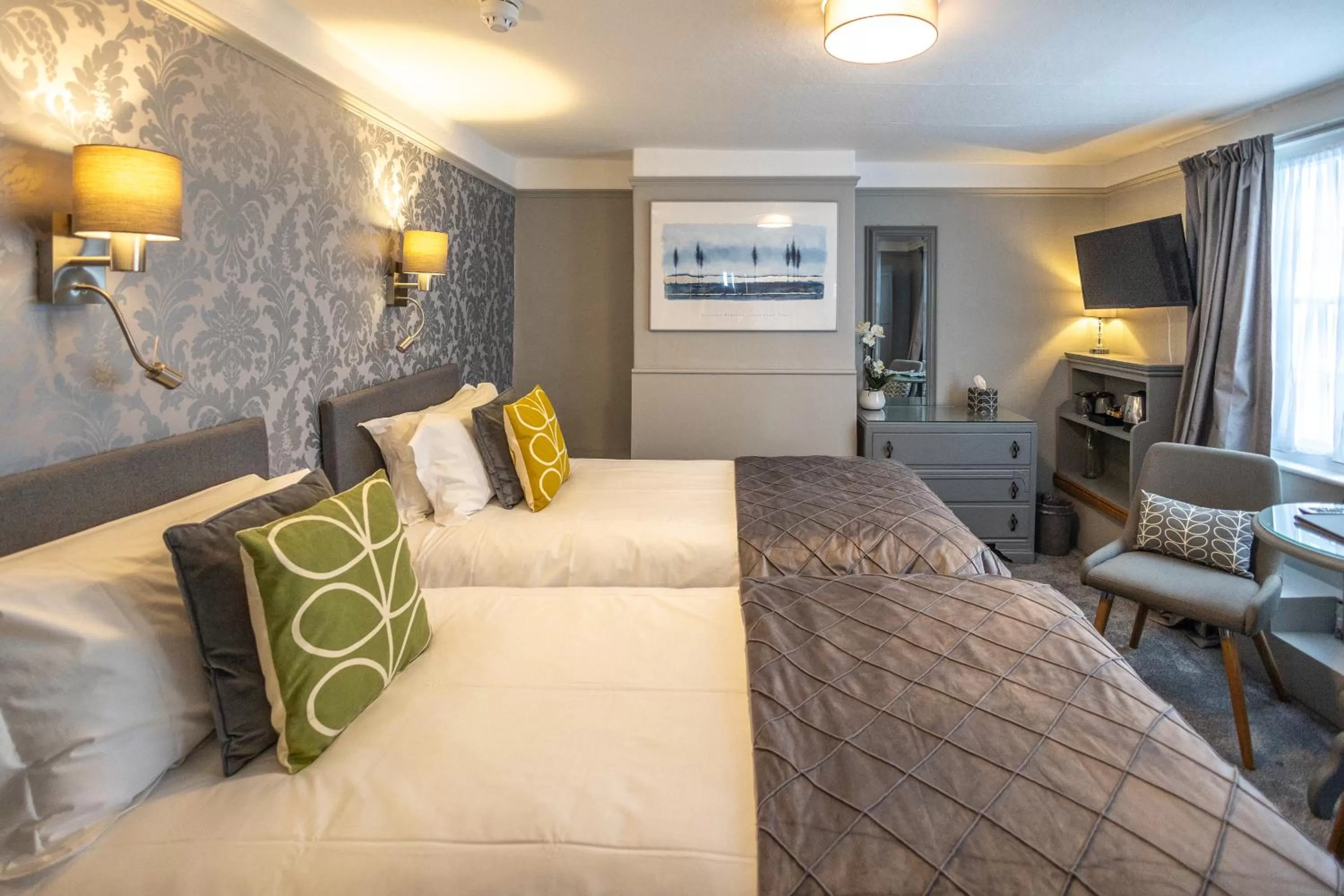 Standard Twin Room in Gloucester House