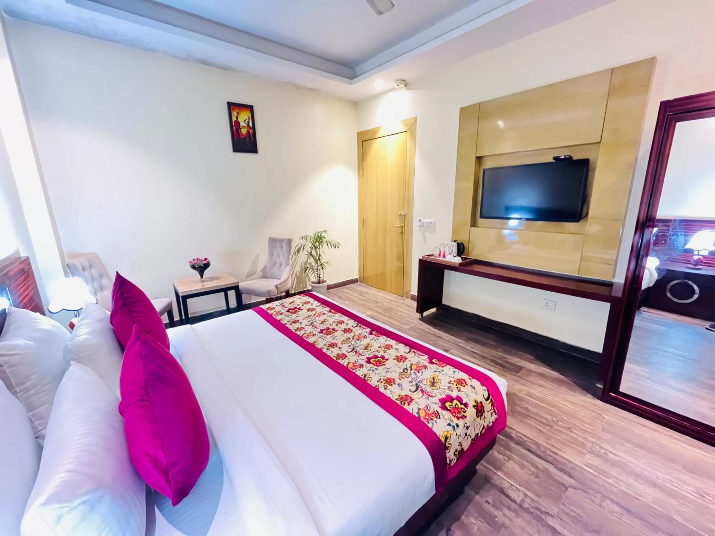 Bed in Hotel Banz near Delhi Airport