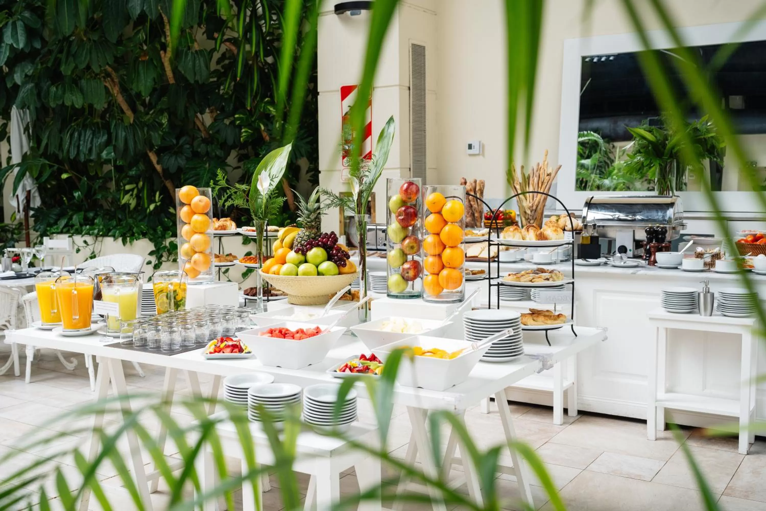 Garden in Loi Suites Recoleta Hotel