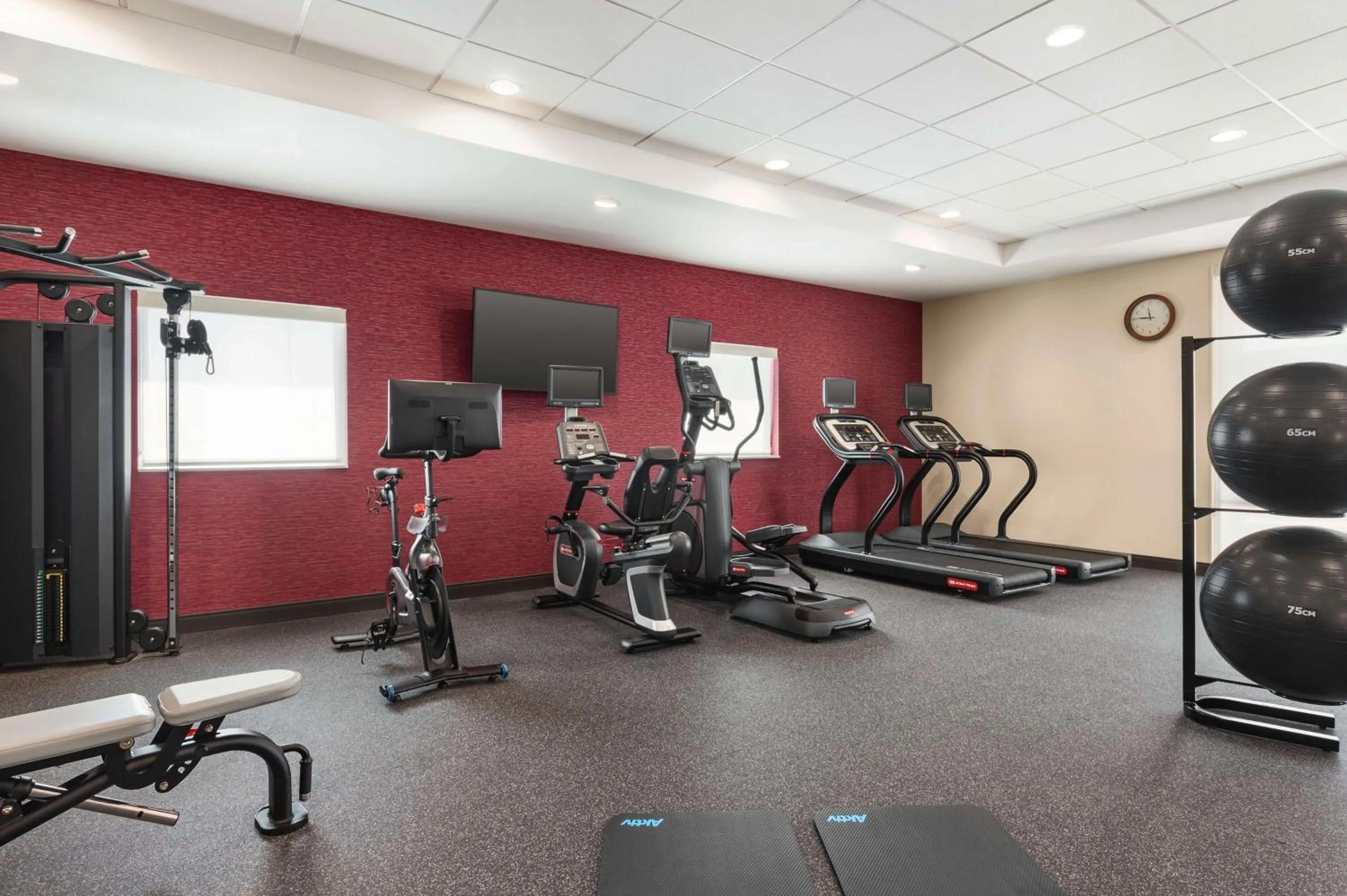 Fitness centre/facilities in Home2 Suites By Hilton Leesburg, Va