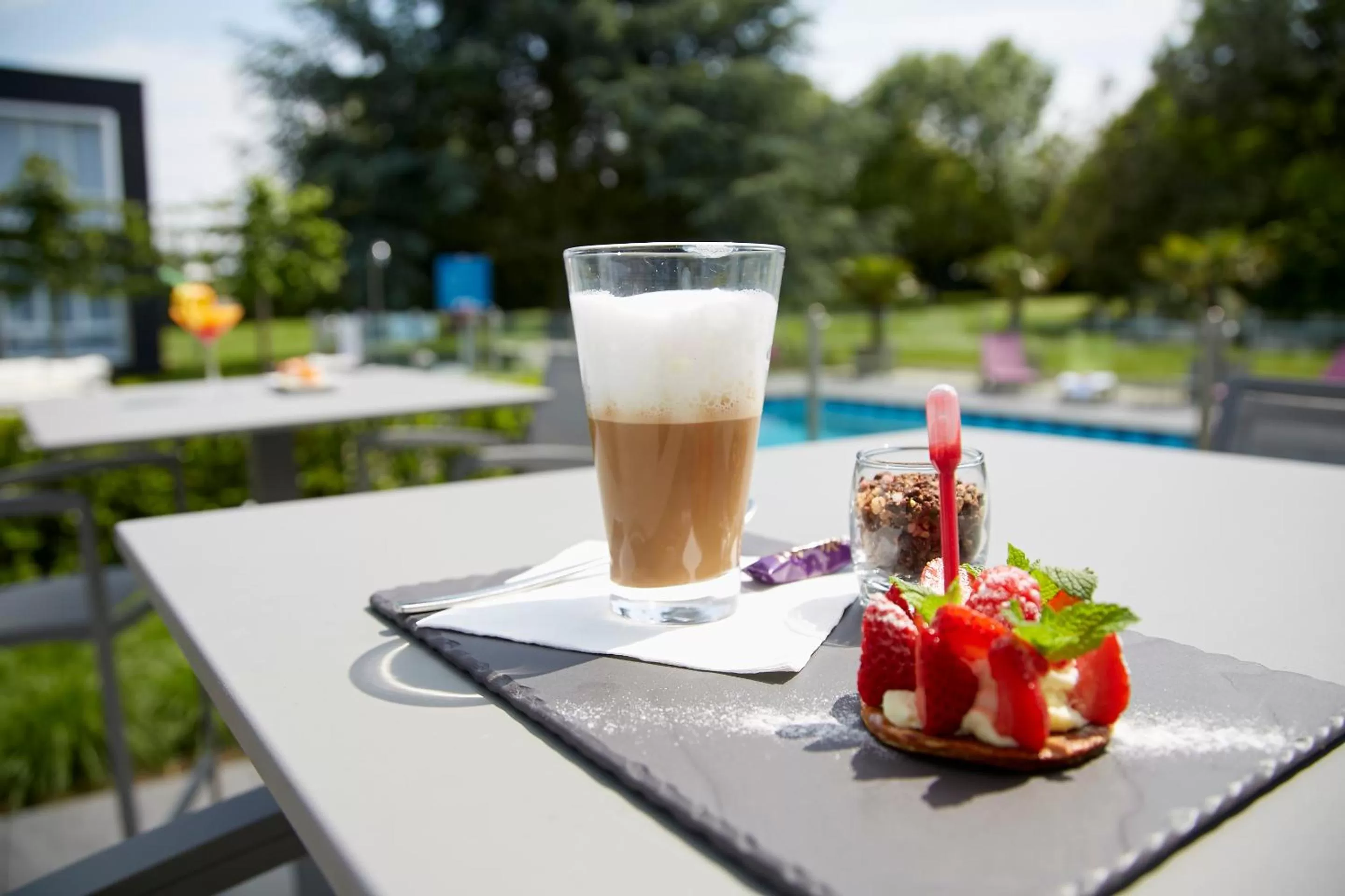Garden view in Novotel Lens Noyelles