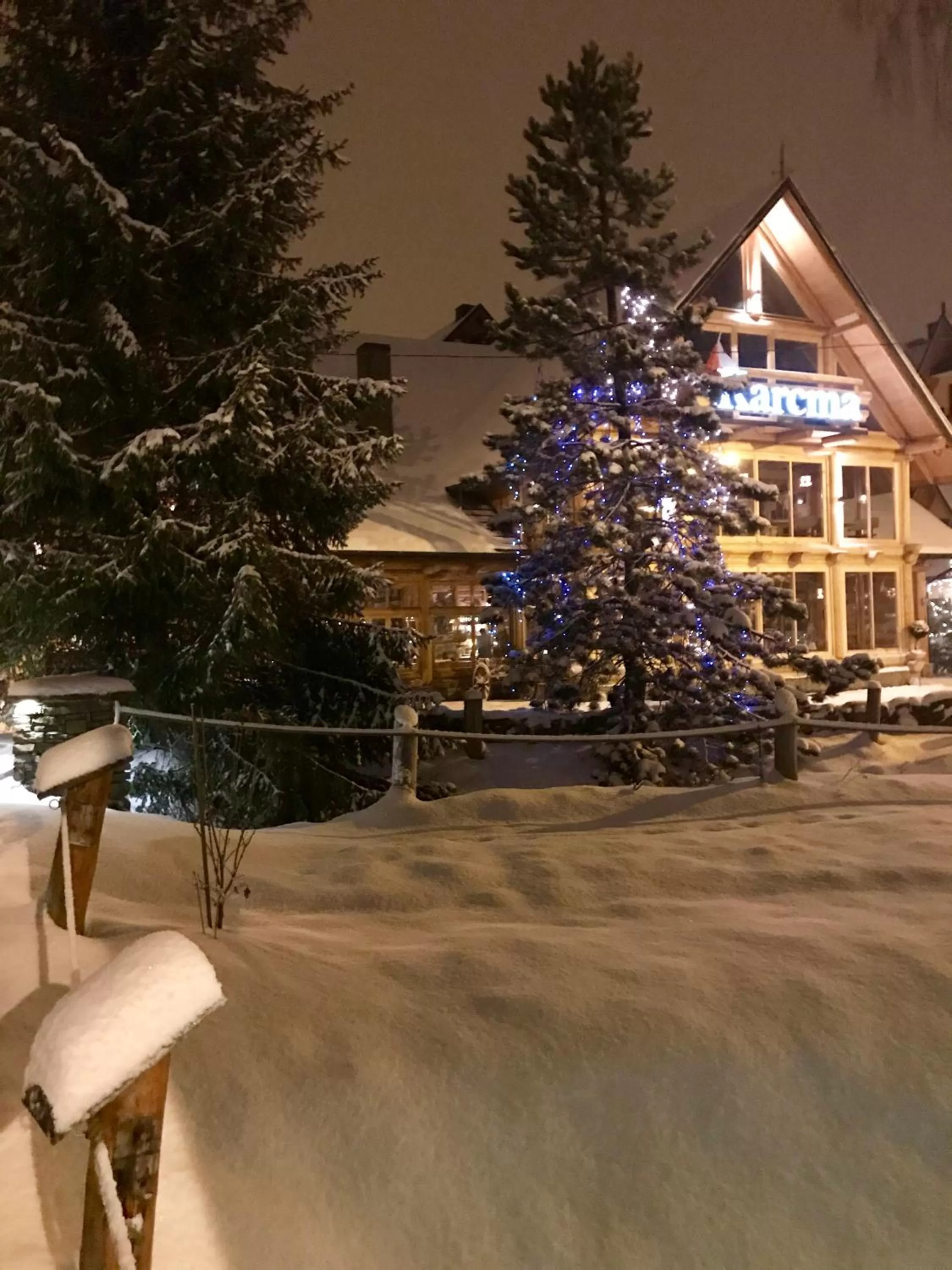 Property building, Winter in Zajazd Białczański Dom Wypoczynkowy Restauracja