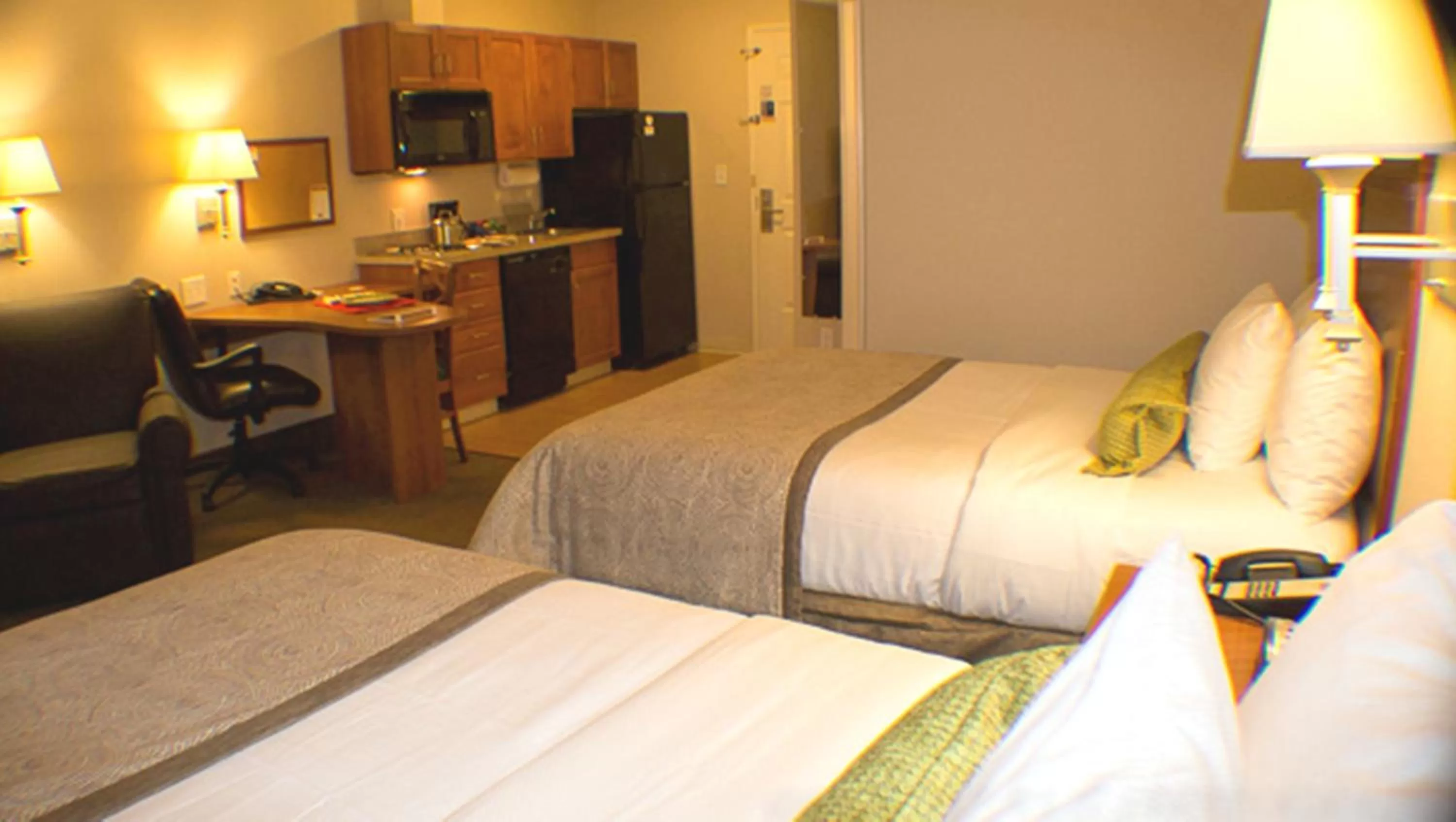 Photo of the whole room, Bed in Candlewood Suites Jacksonville by IHG
