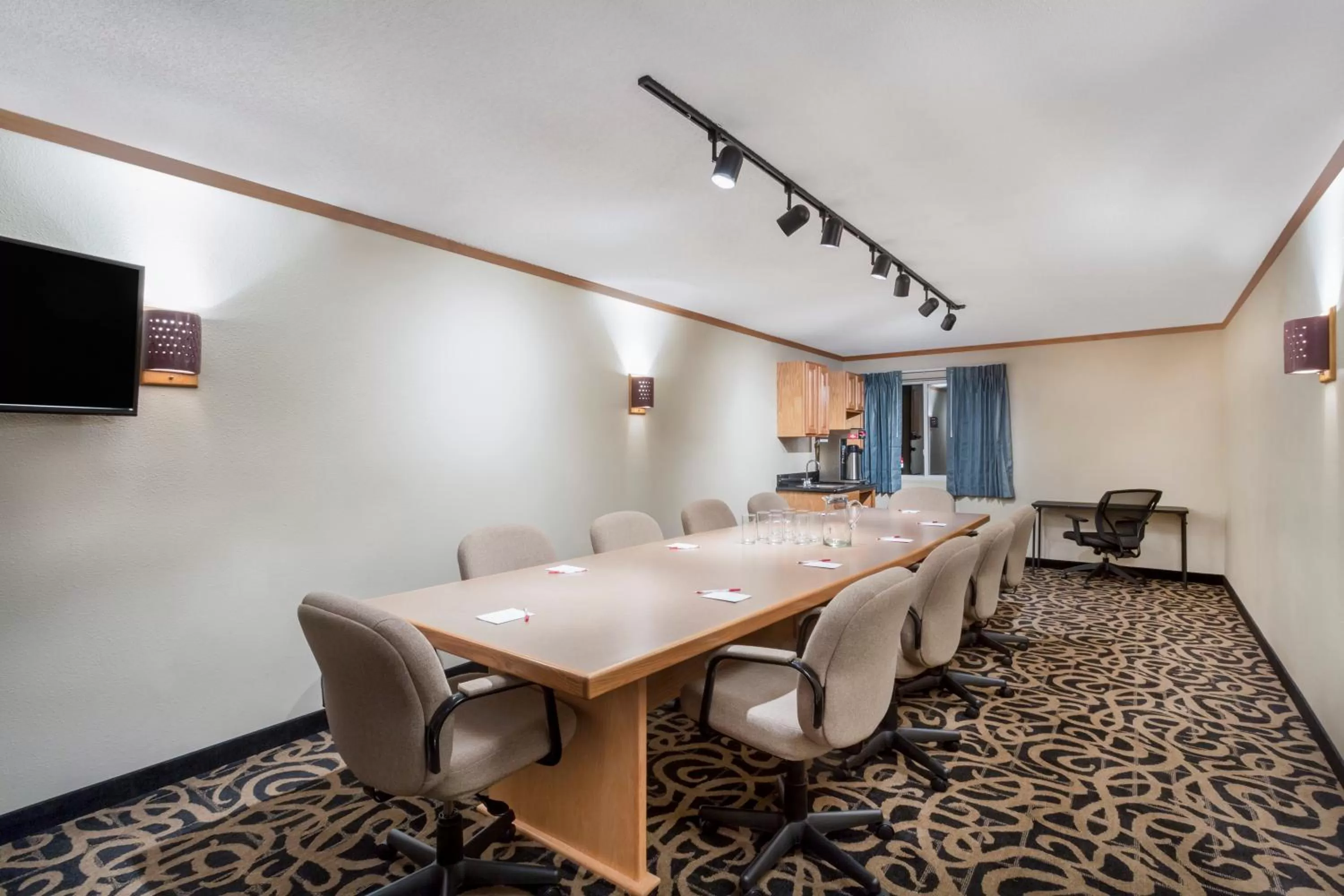 Meeting/conference room in Baymont by Wyndham Bozeman