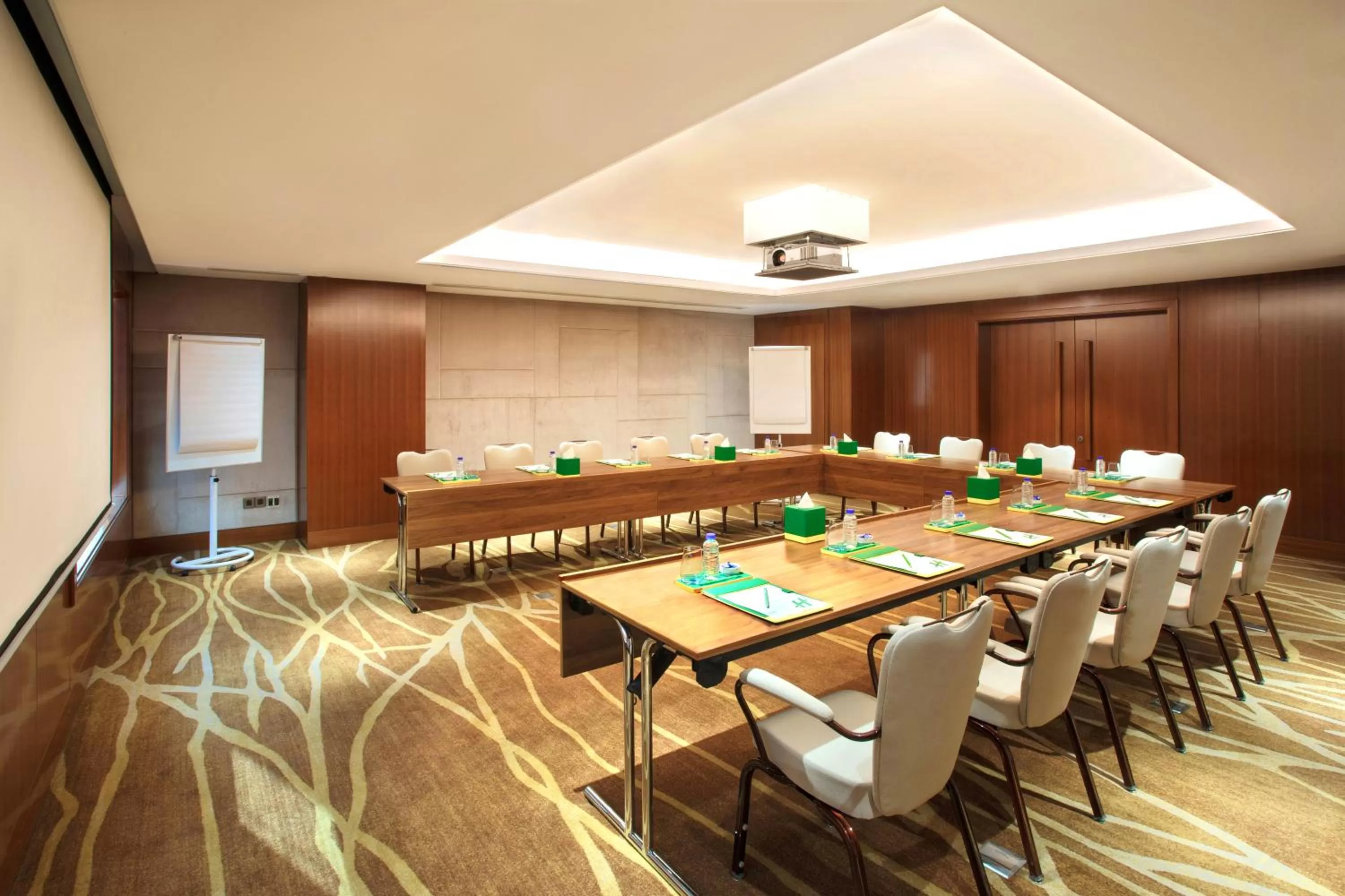 Business facilities in Holiday Inn Dhaka City Centre by IHG