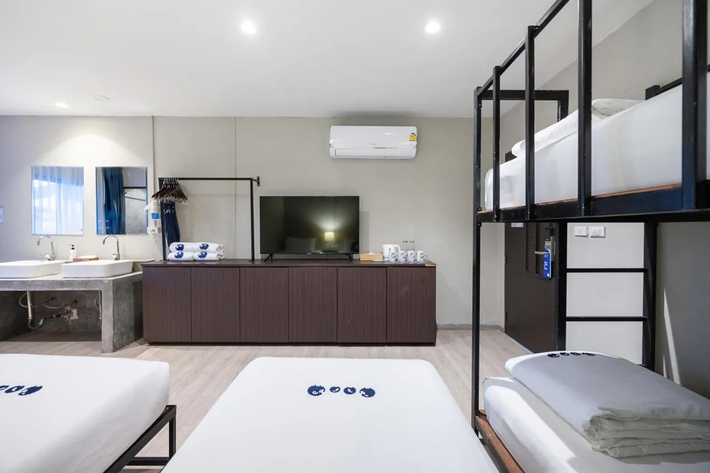 TV and multimedia, Bed in Kokotel Phuket Patong