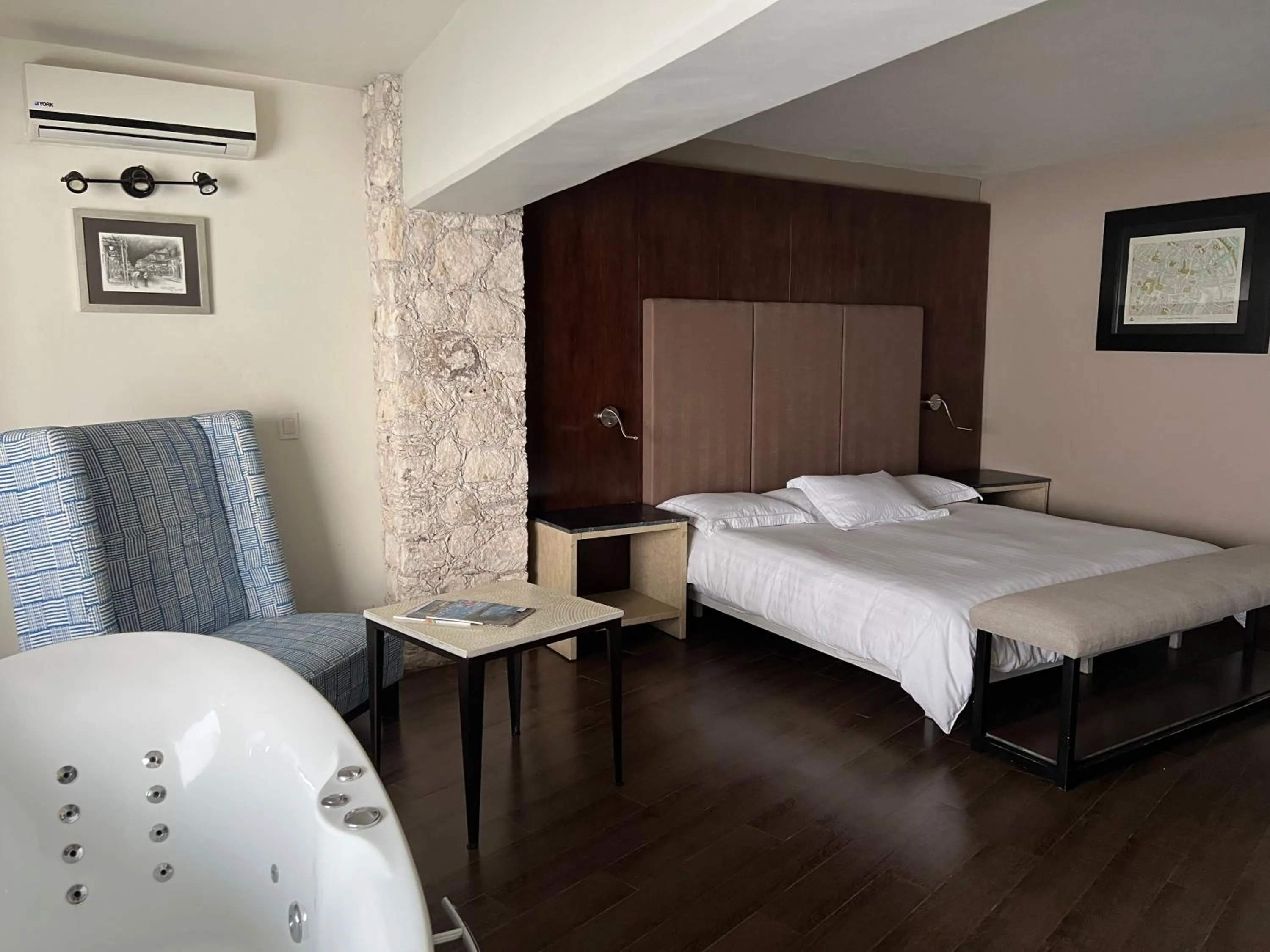 Photo of the whole room, Bed in Casa Mateo Hotel Boutique