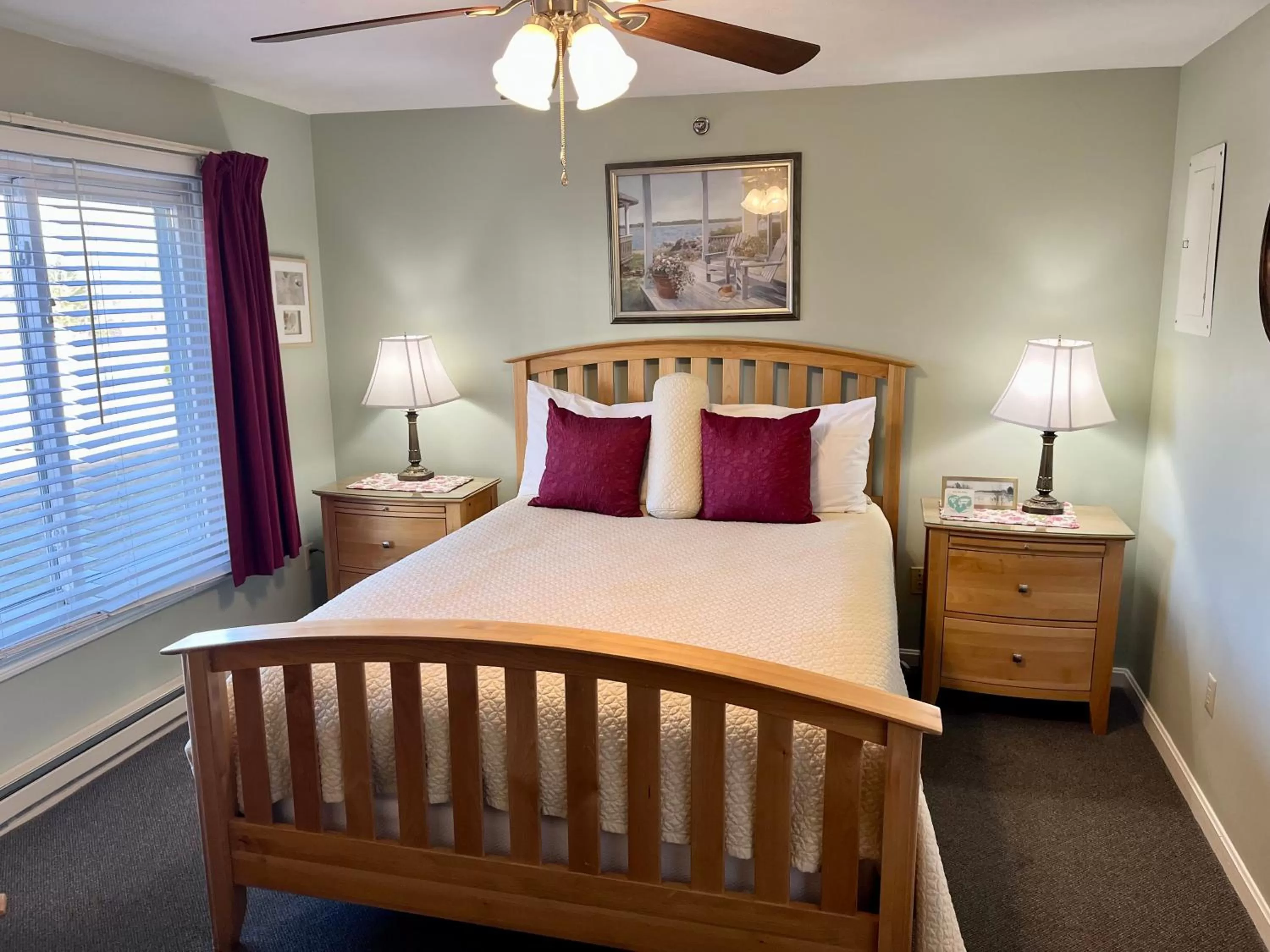 Bed in Elmwood Resort Hotel