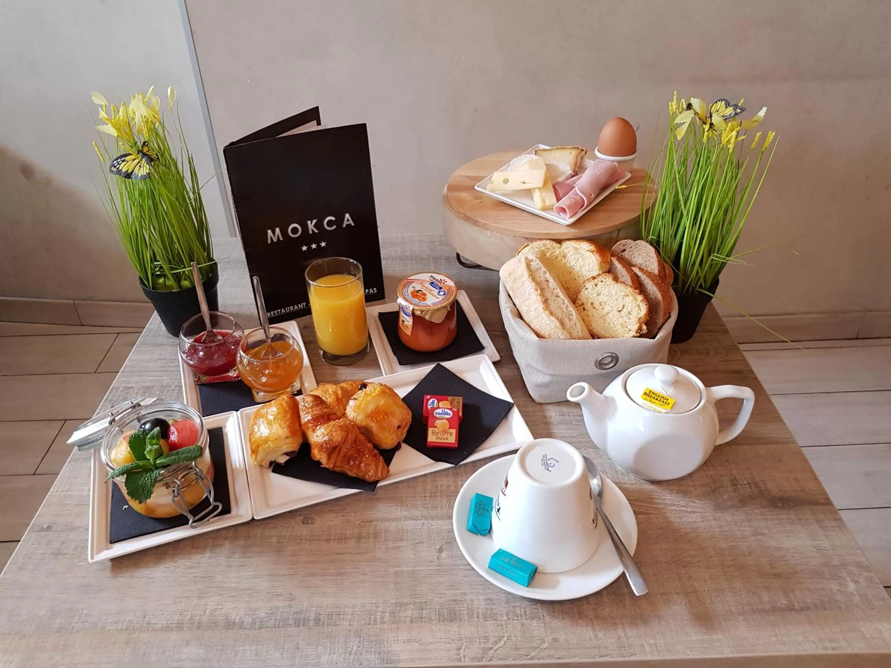 Buffet breakfast in Le Mokca