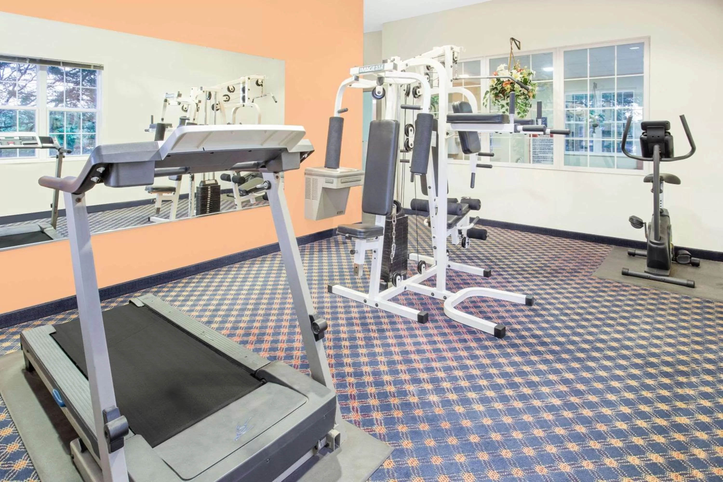 Fitness centre/facilities in Microtel Inn & Suites by Wyndham Fond Du Lac