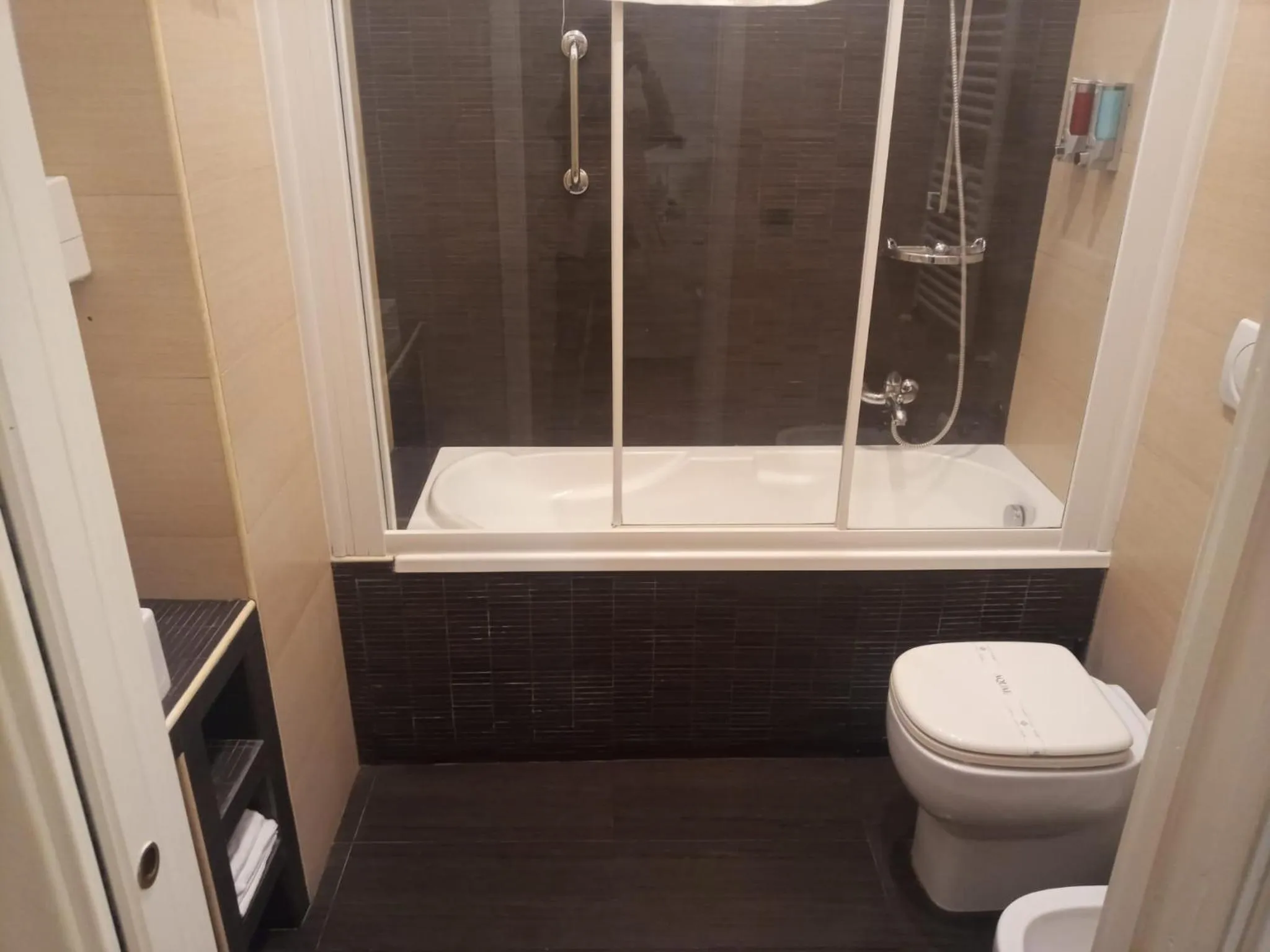 Bathroom in Basilio 55 Rome