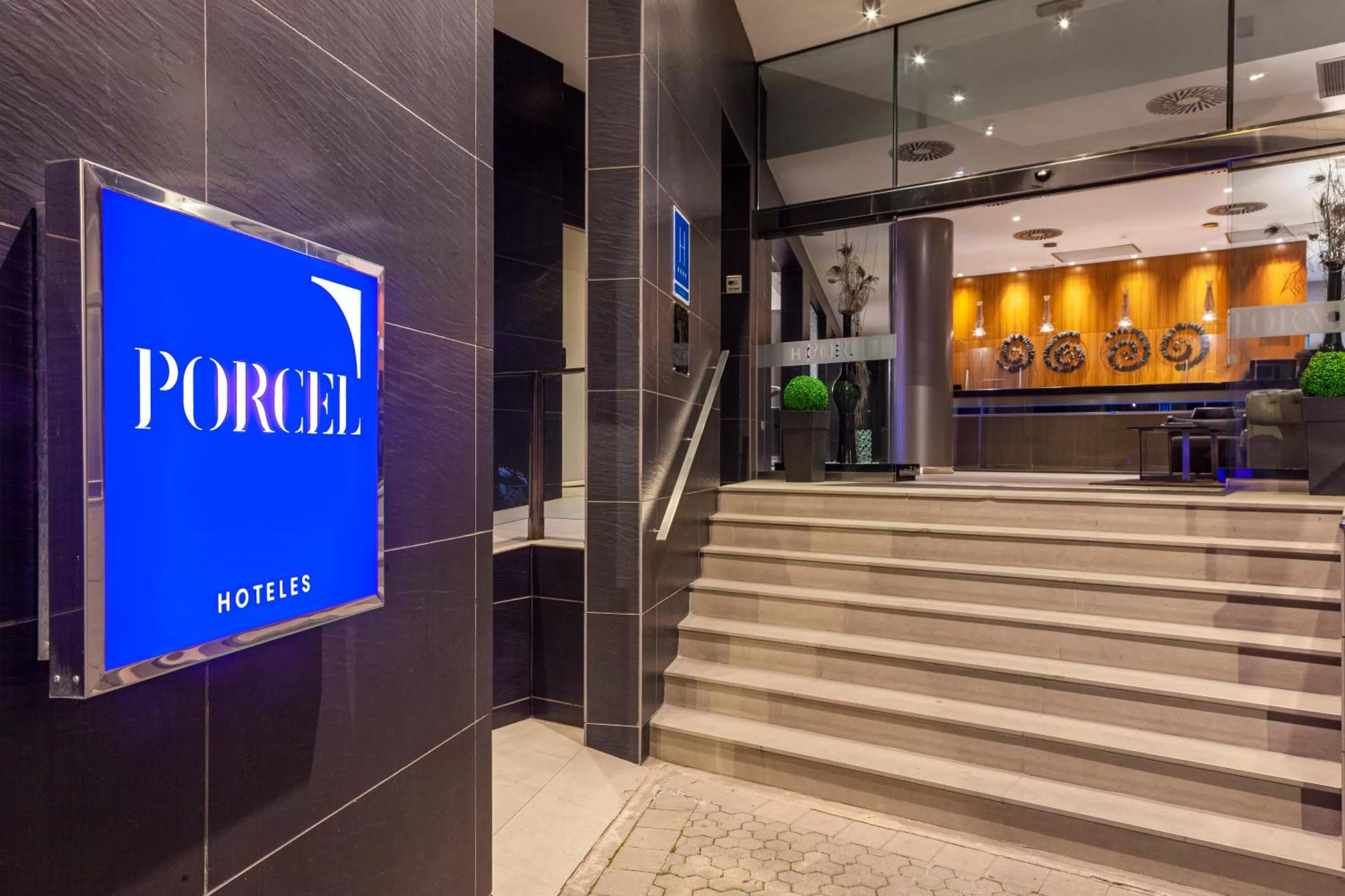 Facade/entrance in Porcel Torneo