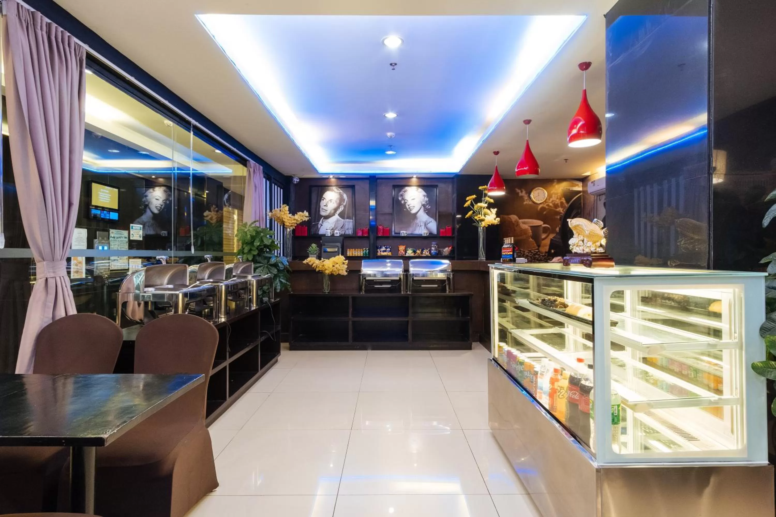 Restaurant/places to eat in Northpointe Residences