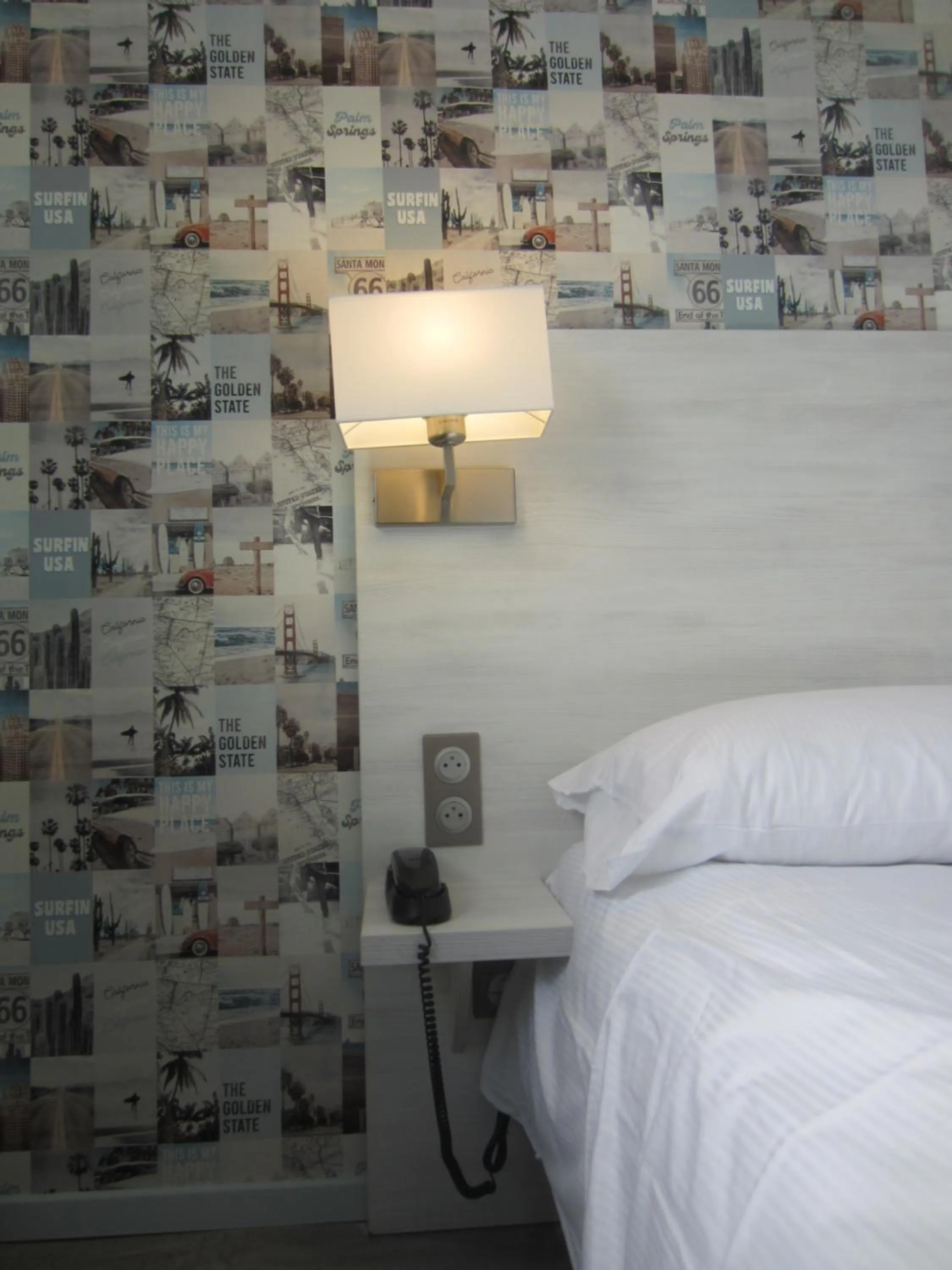 Bed in The Originals Access, Hôtel les Iris, Berck-sur-Mer