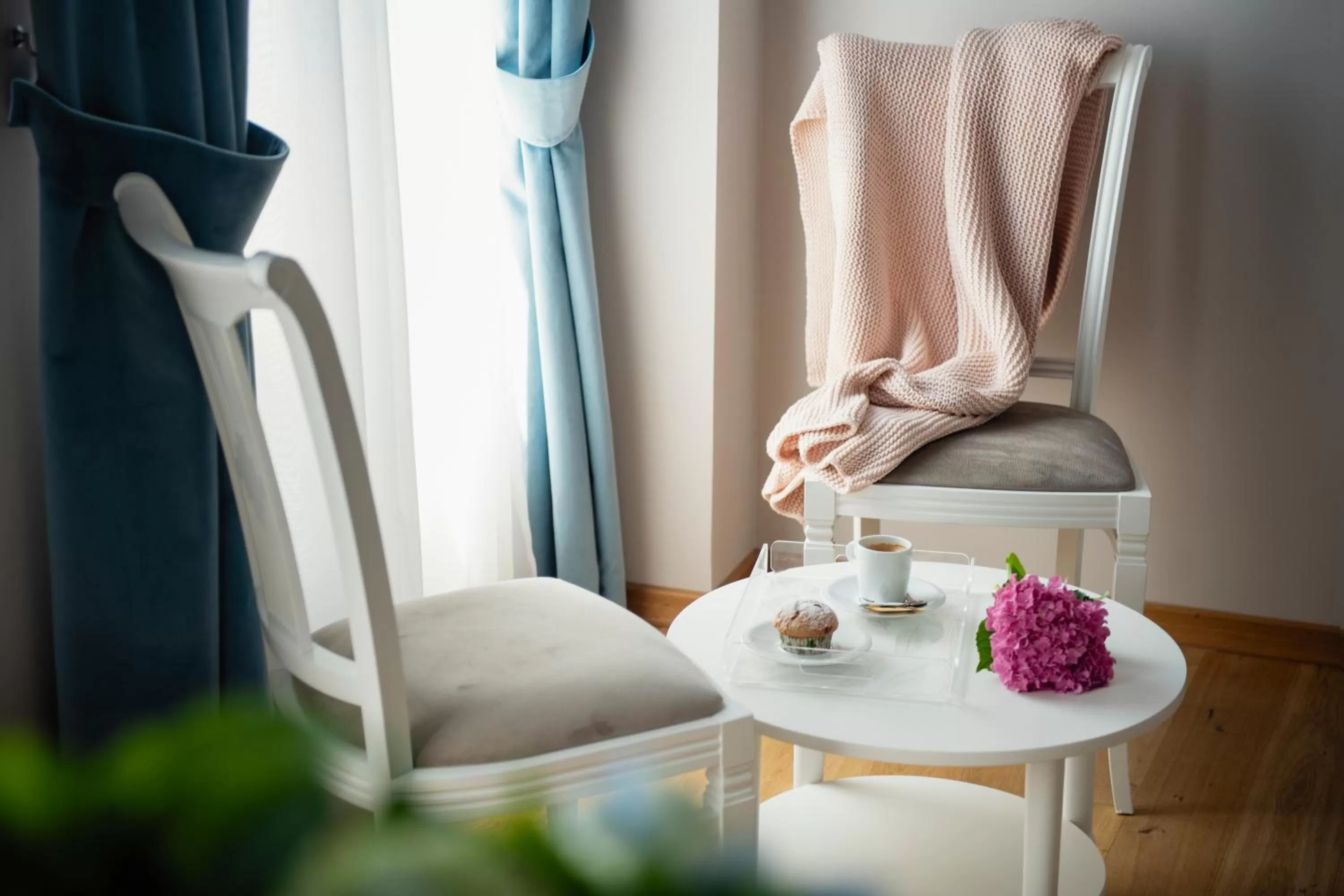 Living room in New Era Hotel Old Town Party Zone Bucharest- parking with fee nearby - NOT at the hotel !