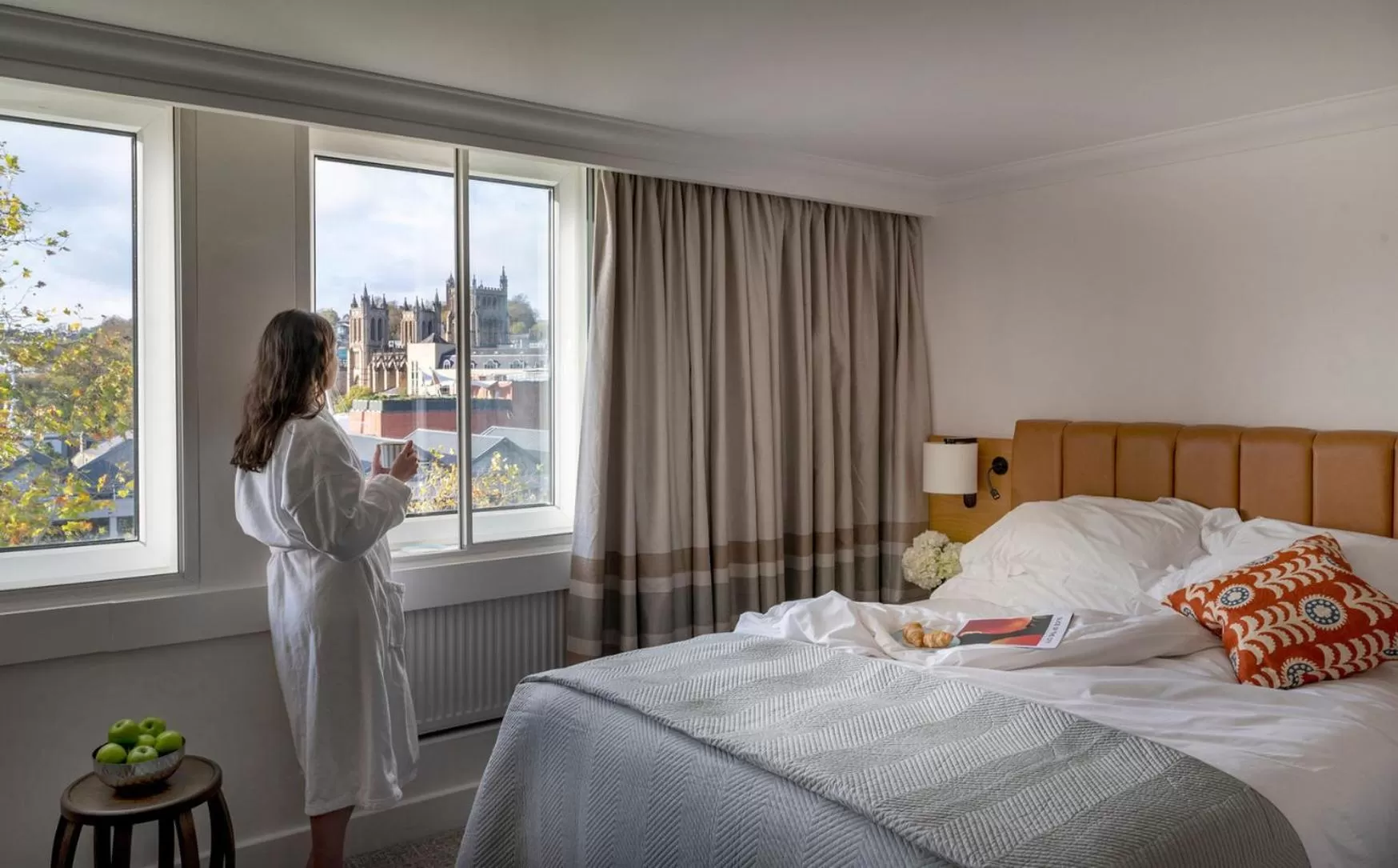 Property building, Bed in The Bristol Hotel