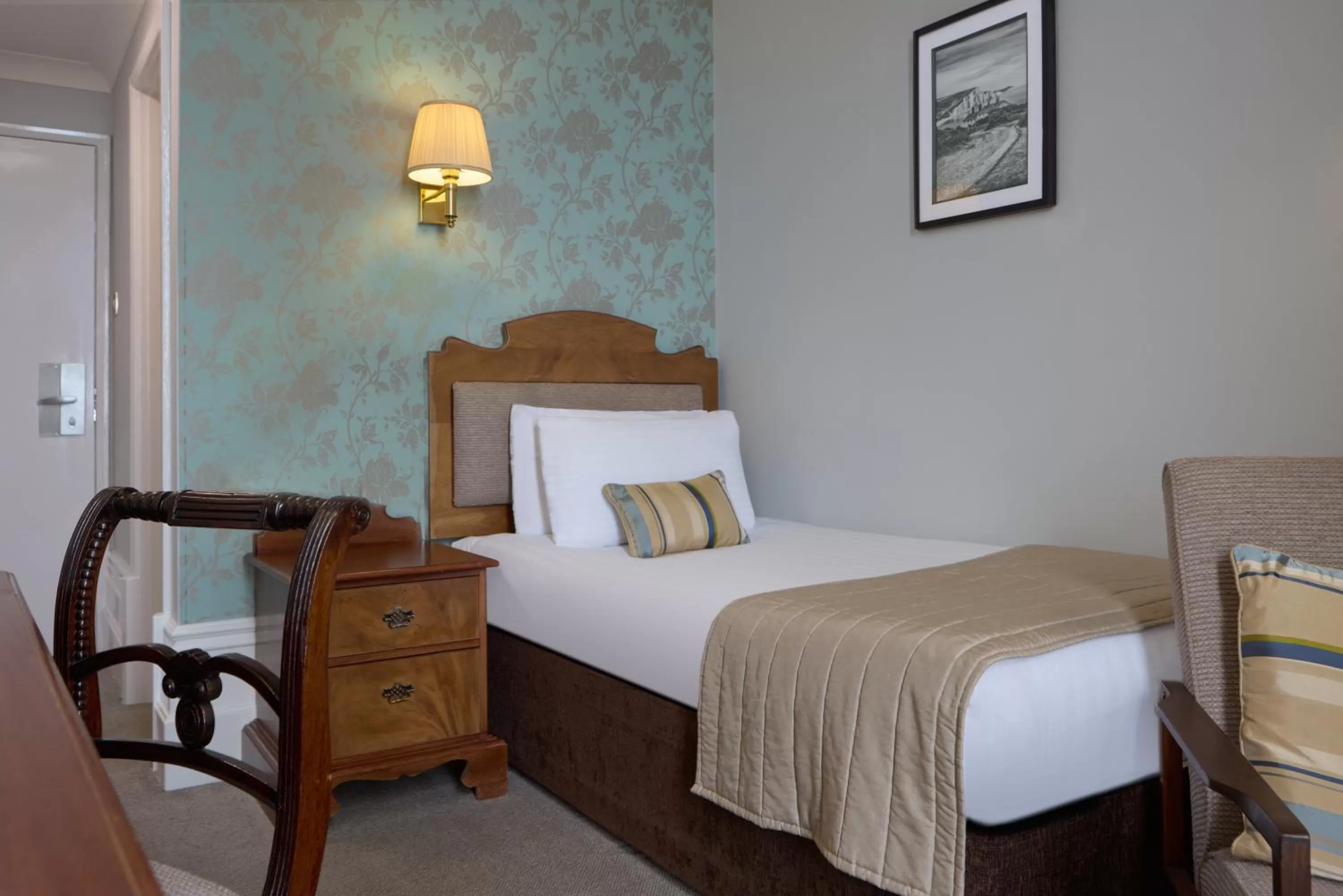 Bedroom, Bed in The Lansdowne, Eastbourne