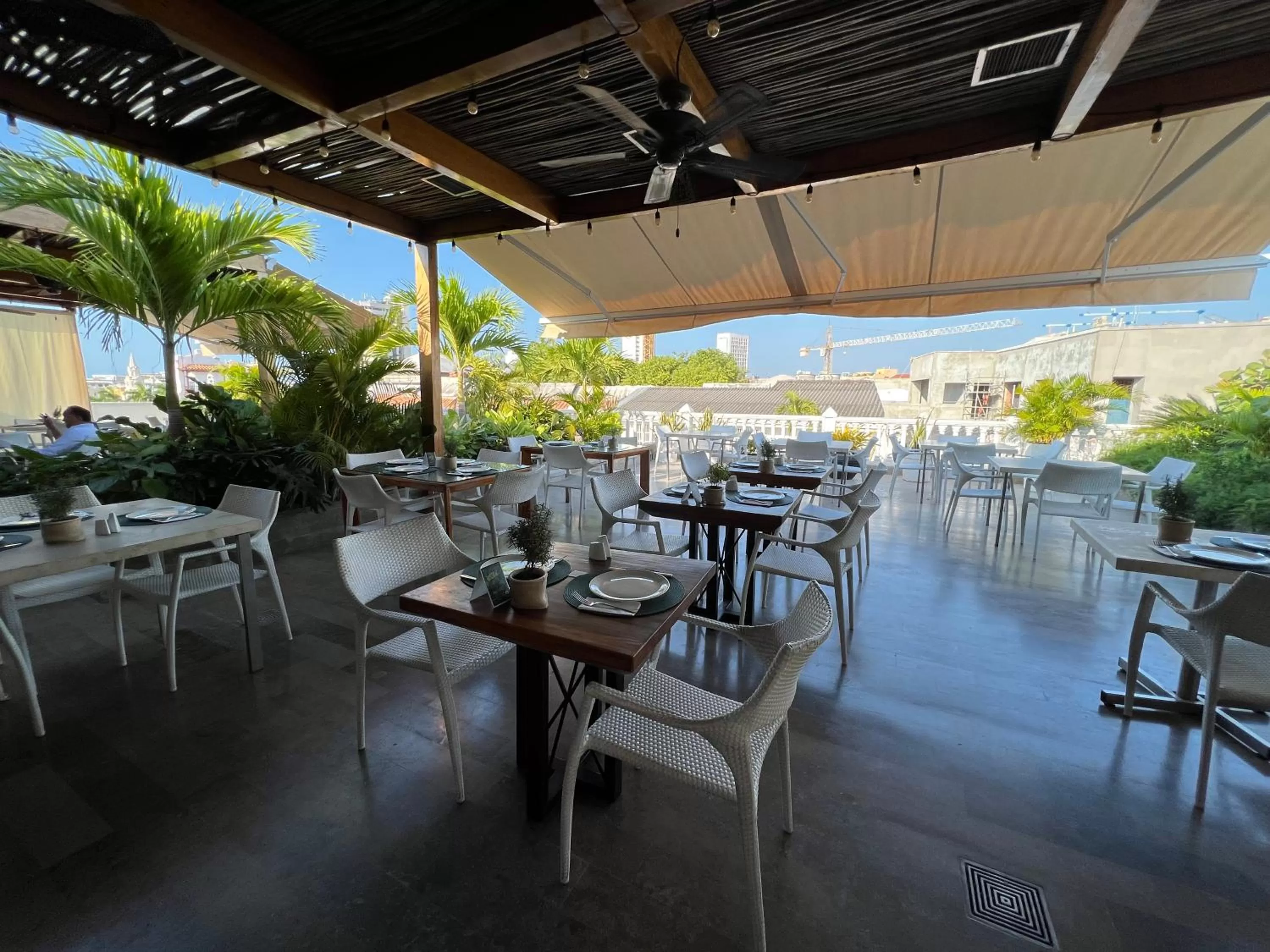 Patio in GHL Arsenal Hotel