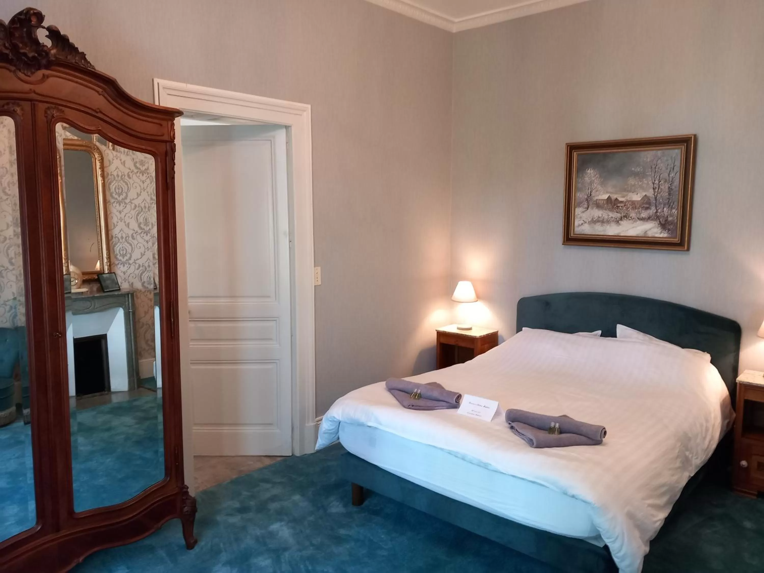 Bed in Chateau Maleplane