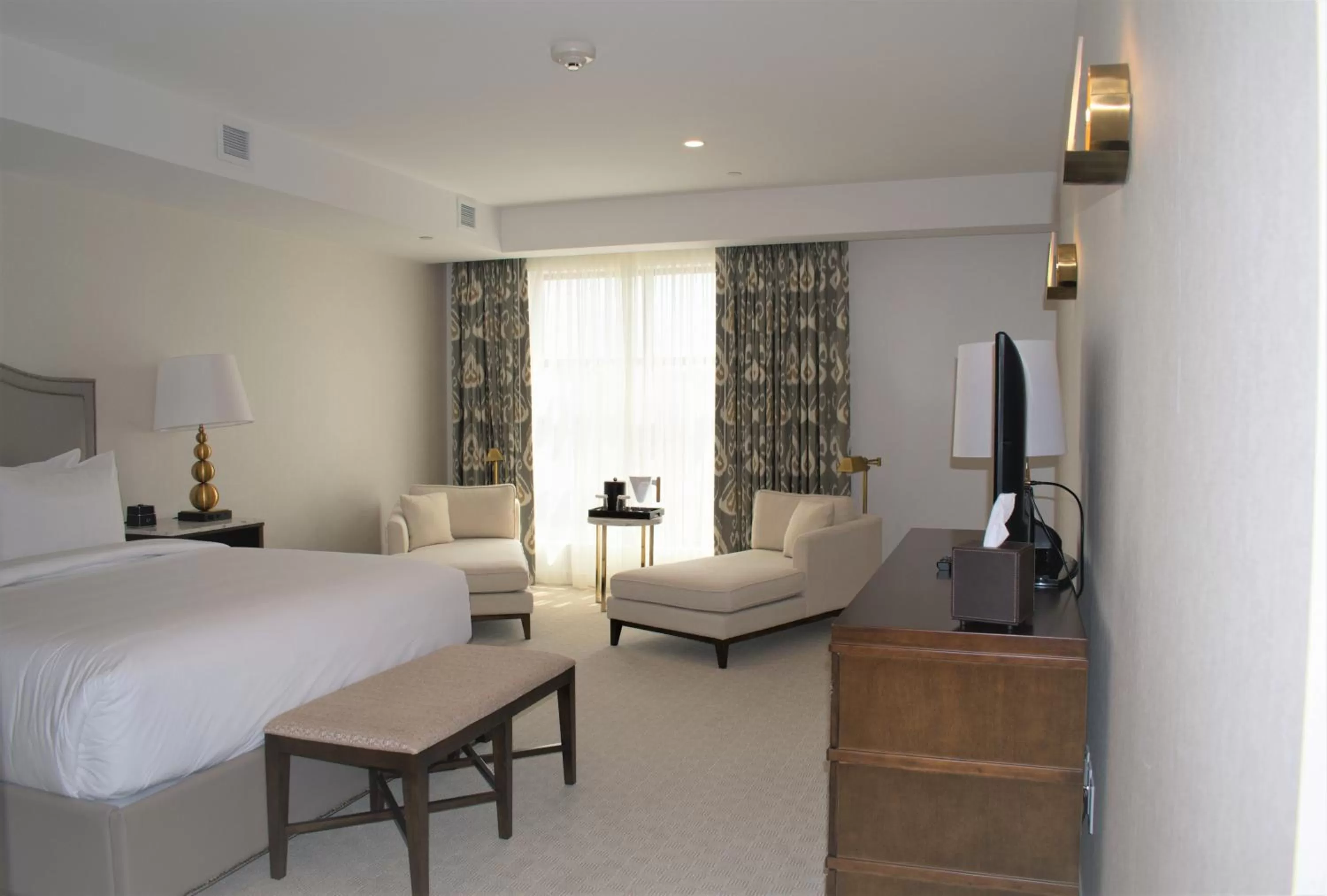 Living room, Bed in YO1 Longevity & Health Resorts, Catskills