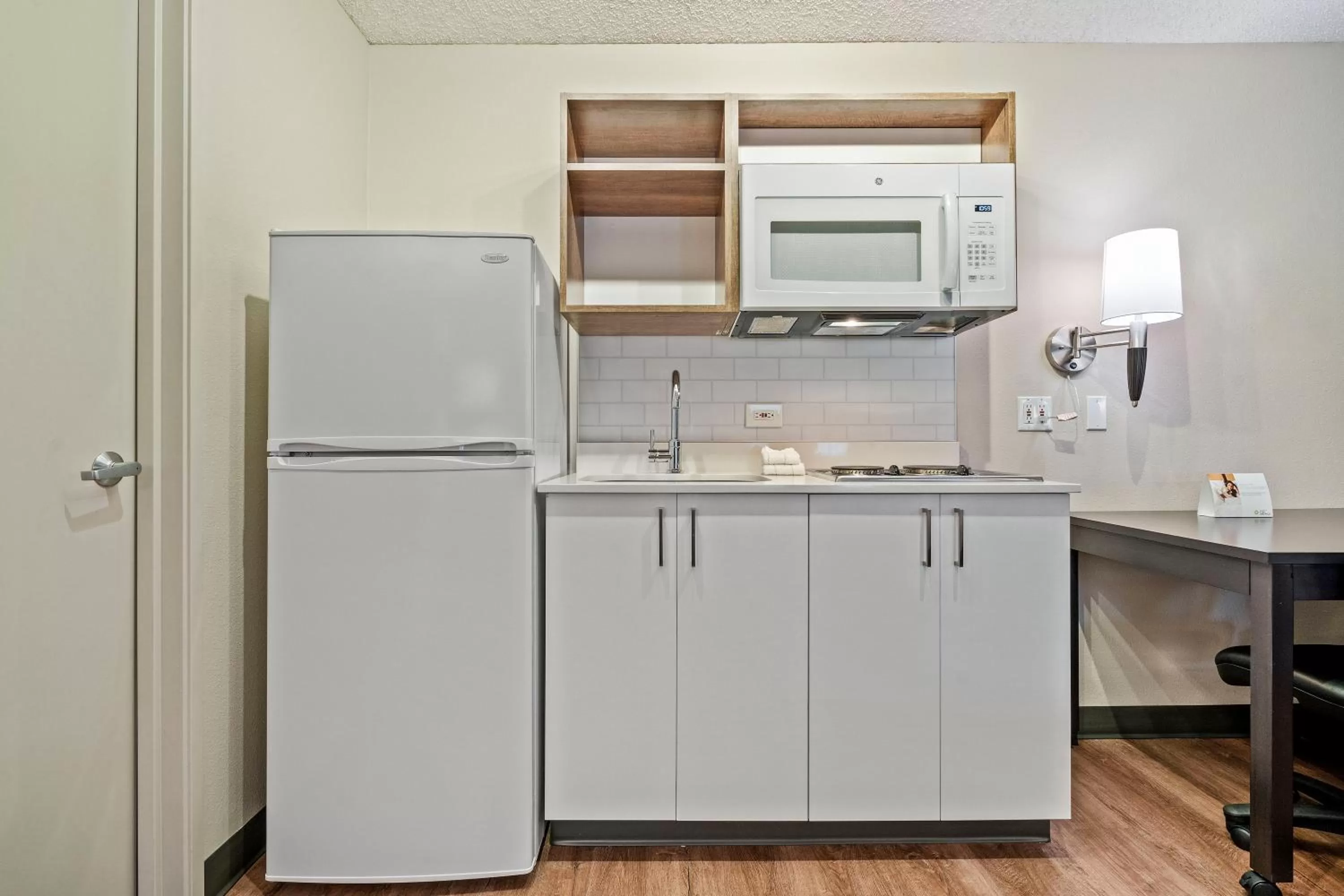 Kitchen or kitchenette in Extended Stay America Suites - Seattle - Redmond