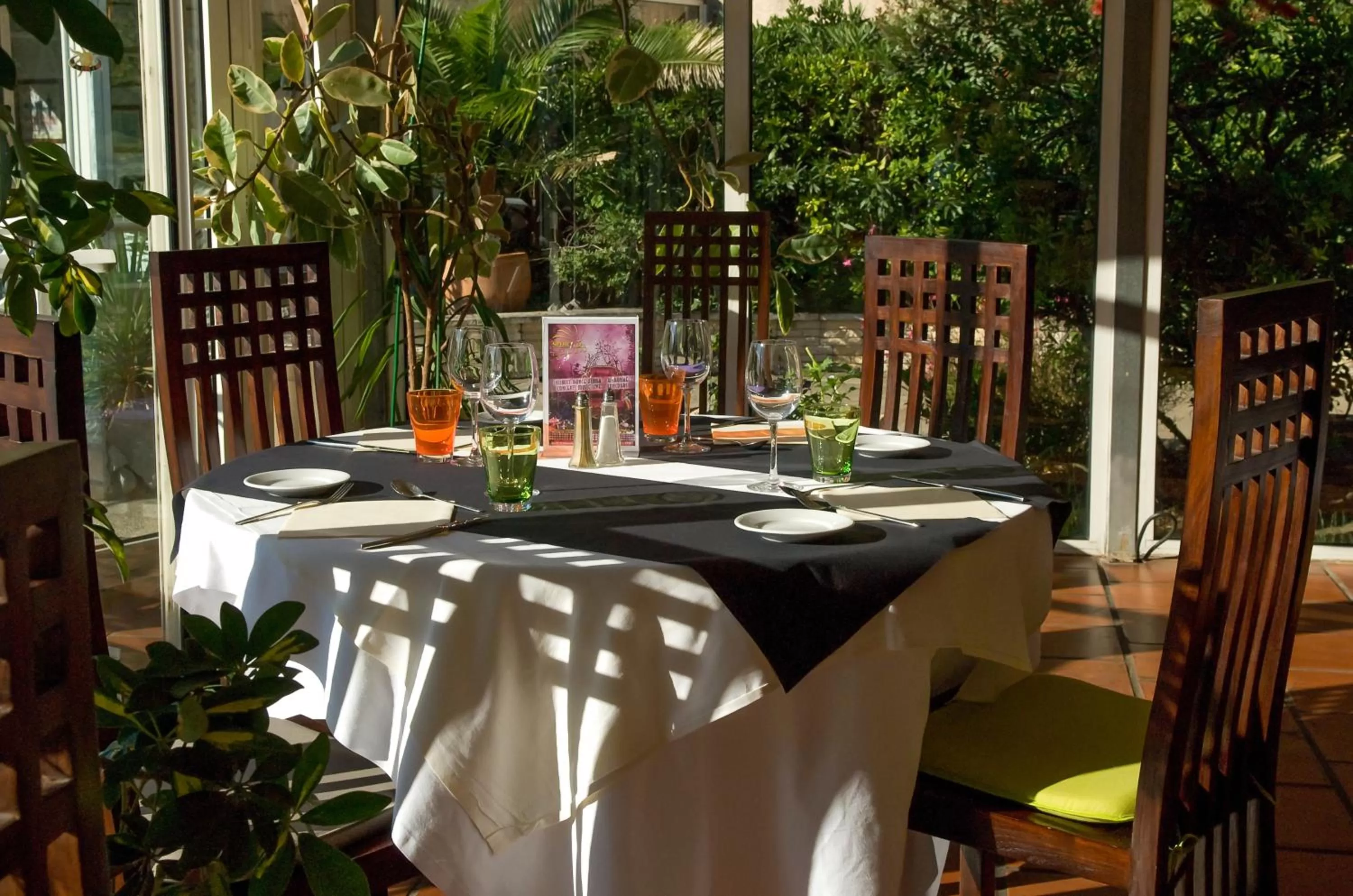 Restaurant/places to eat in Hotel Le Phoebus Garden & Spa