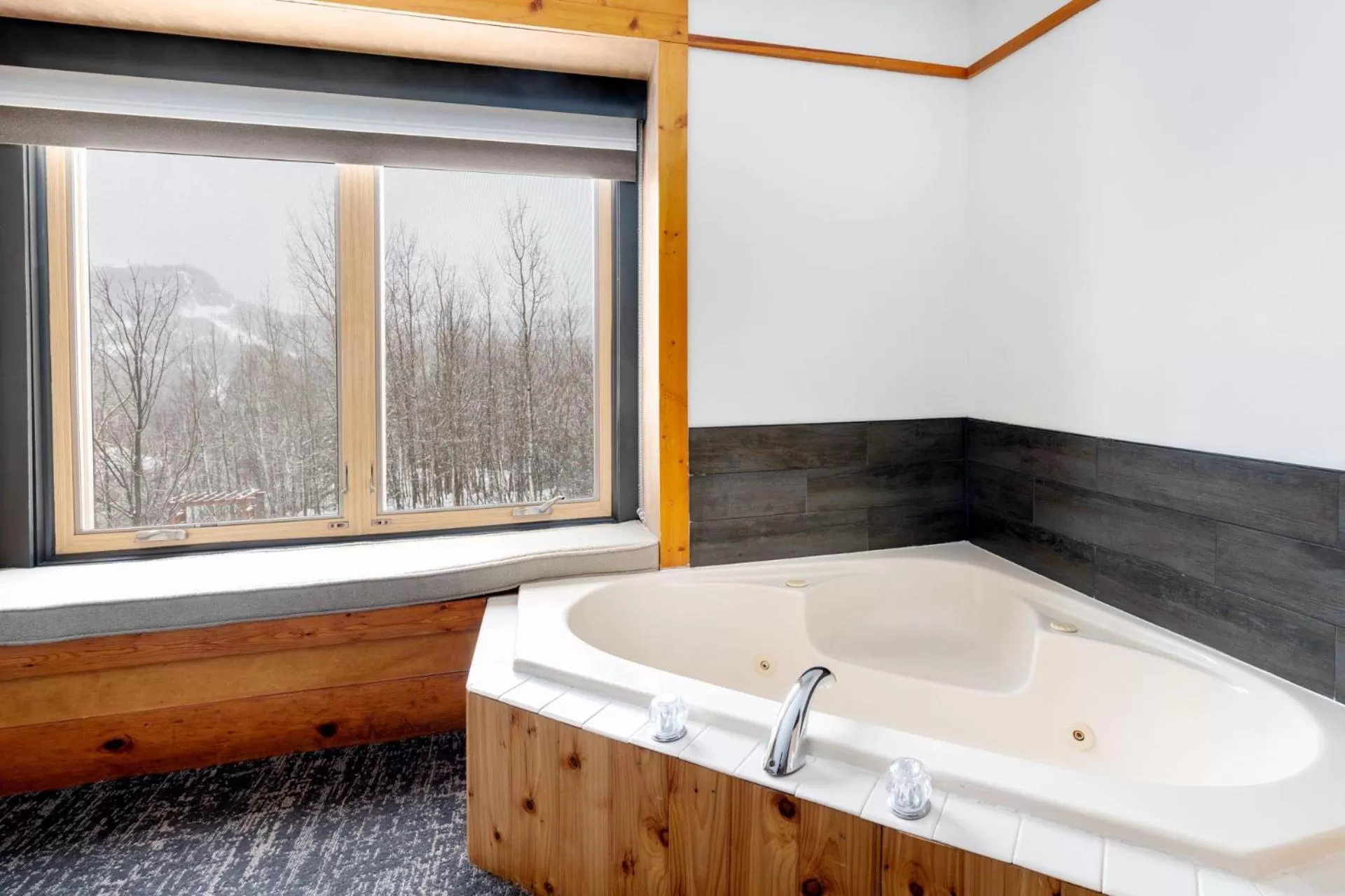 Bath in Caribou Highlands Lodge