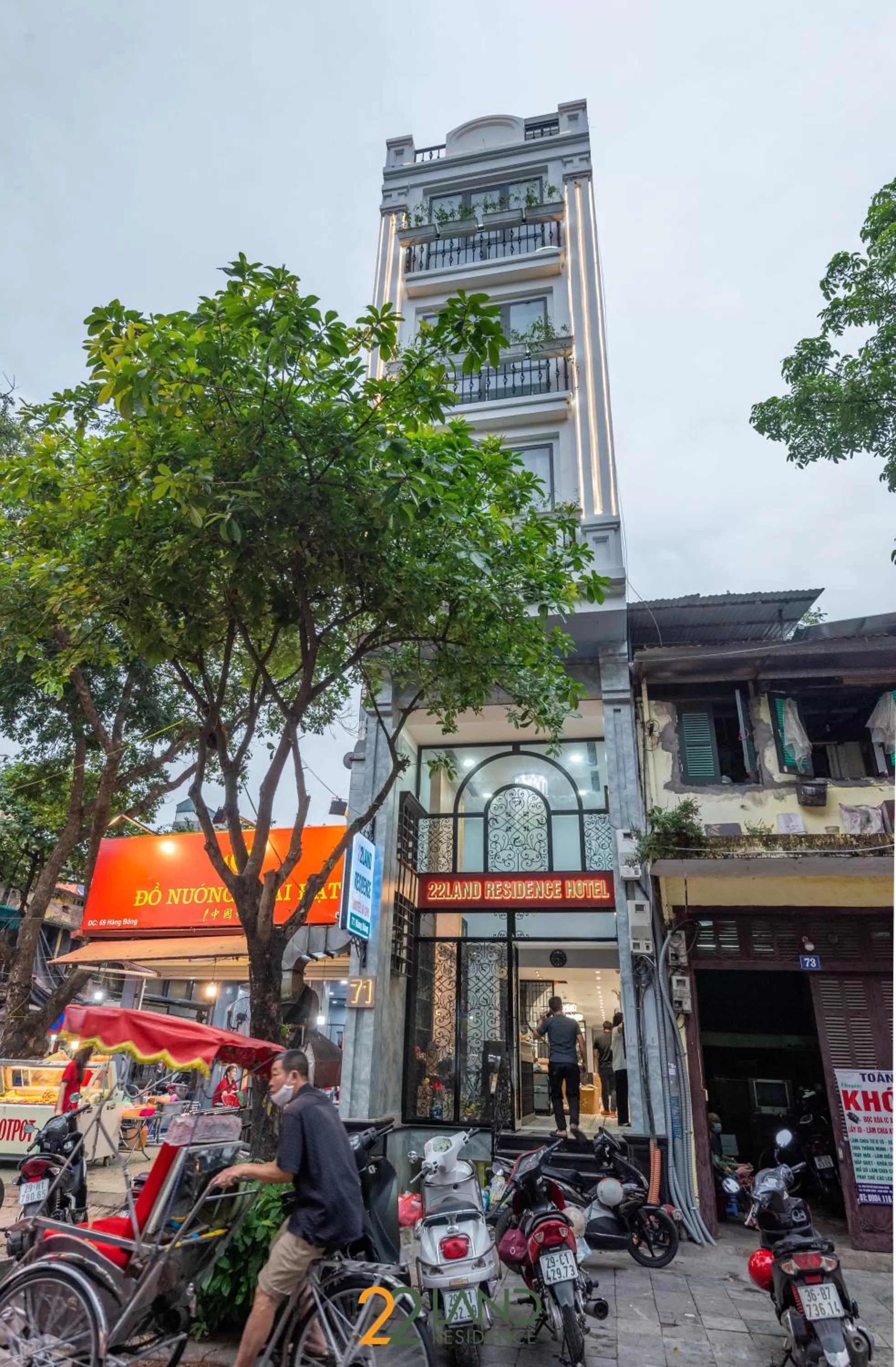 Property building in 22land Residence Hotel 71 Hang Bong Premium