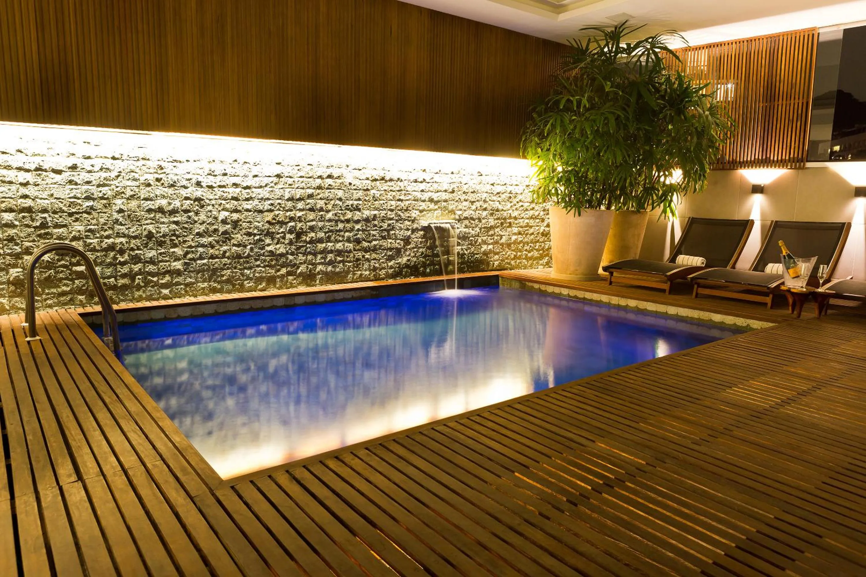 Swimming pool in Ritz Leblon