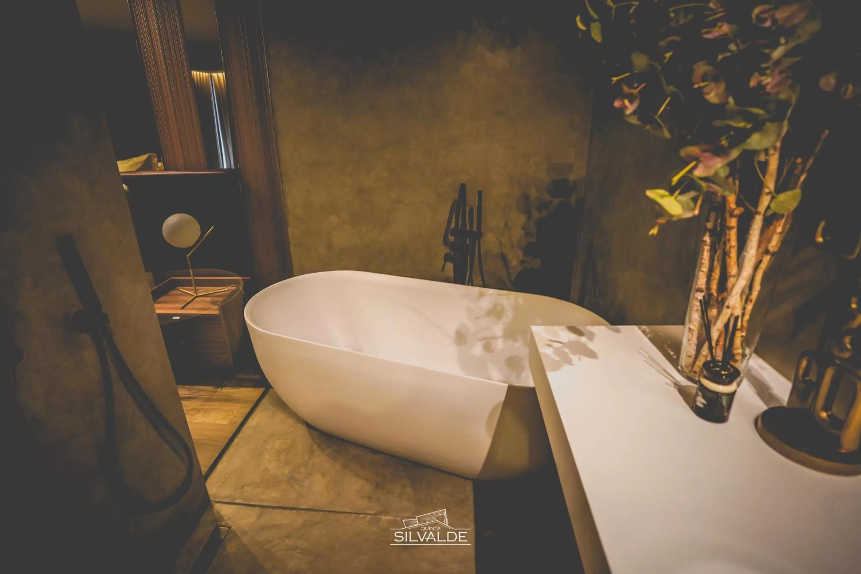 Bathroom, Bed in Quinta de Silvalde