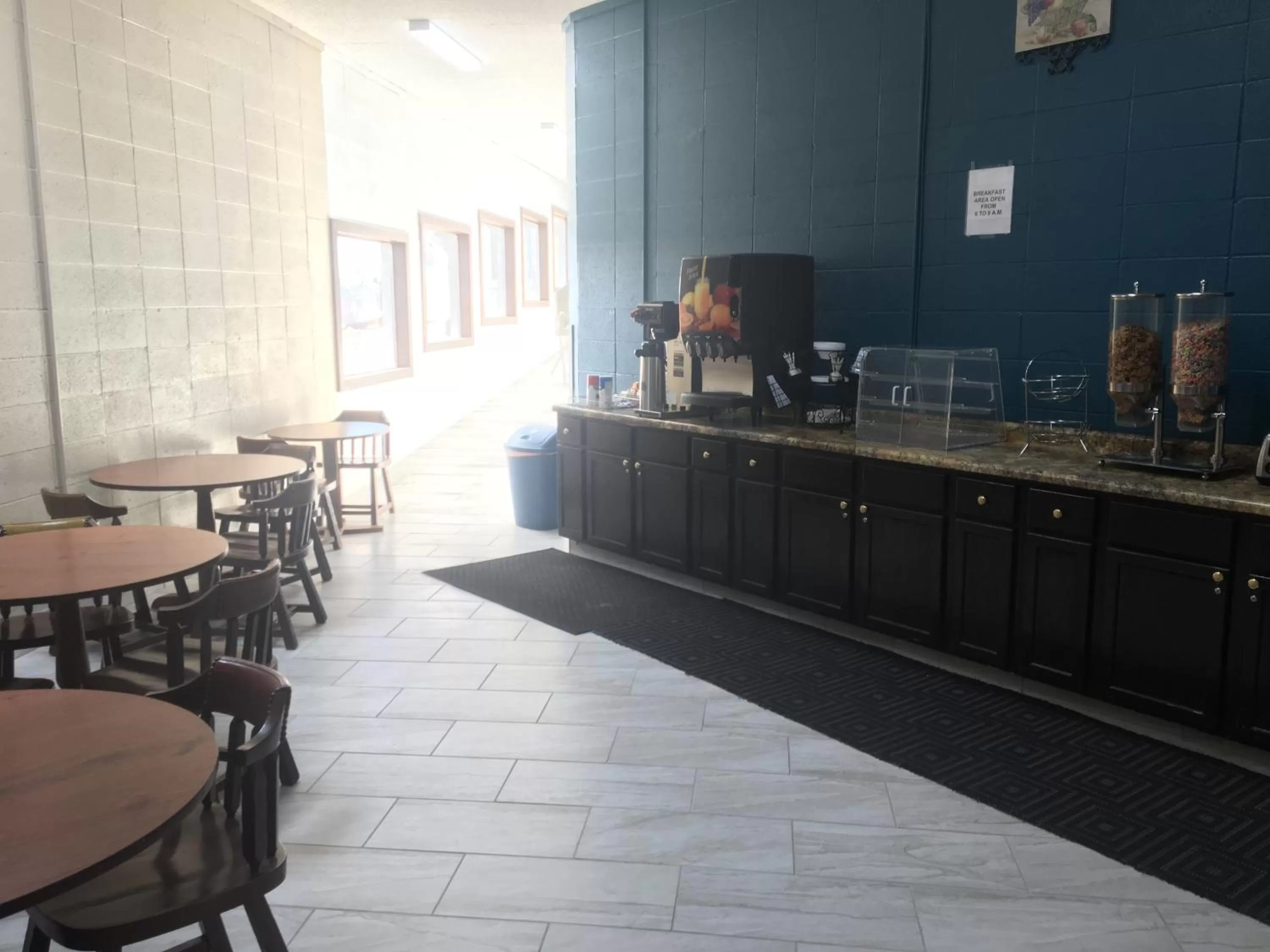 Dining area in Faribault Hometown Inn & Suites