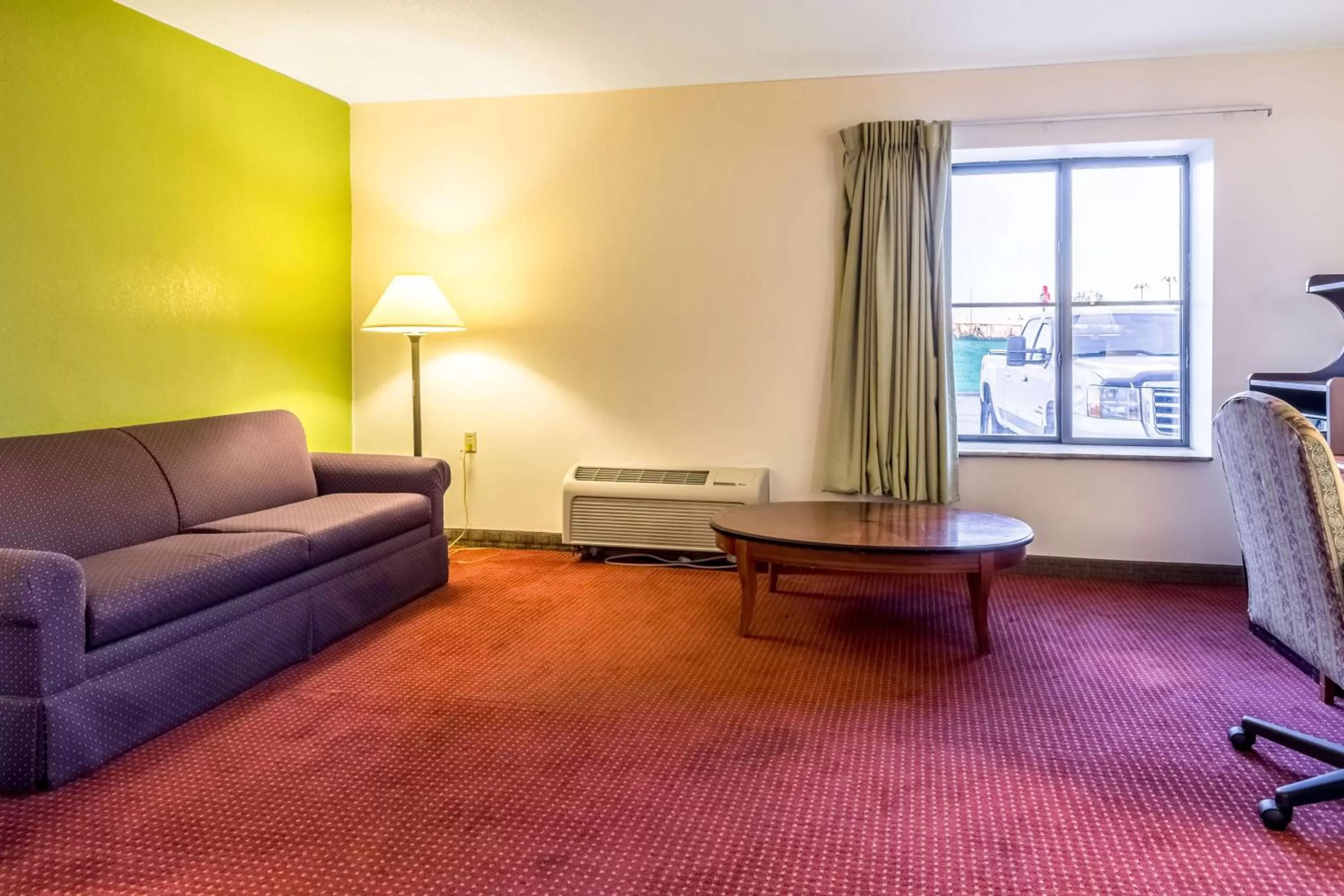 Photo of the whole room in Motel 6-Springfield, OH