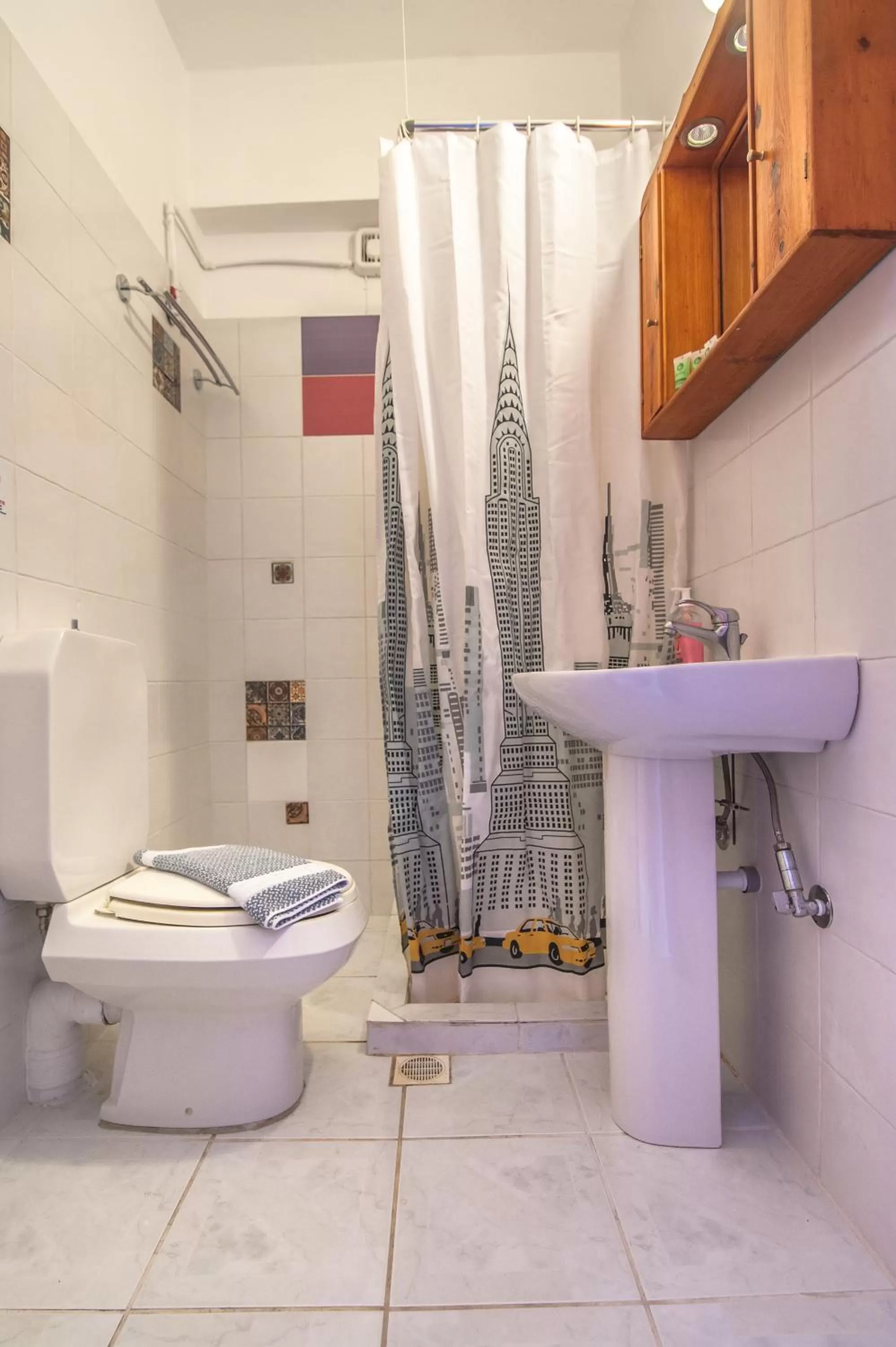 Shower in Poco Loco Bed & Breakfast