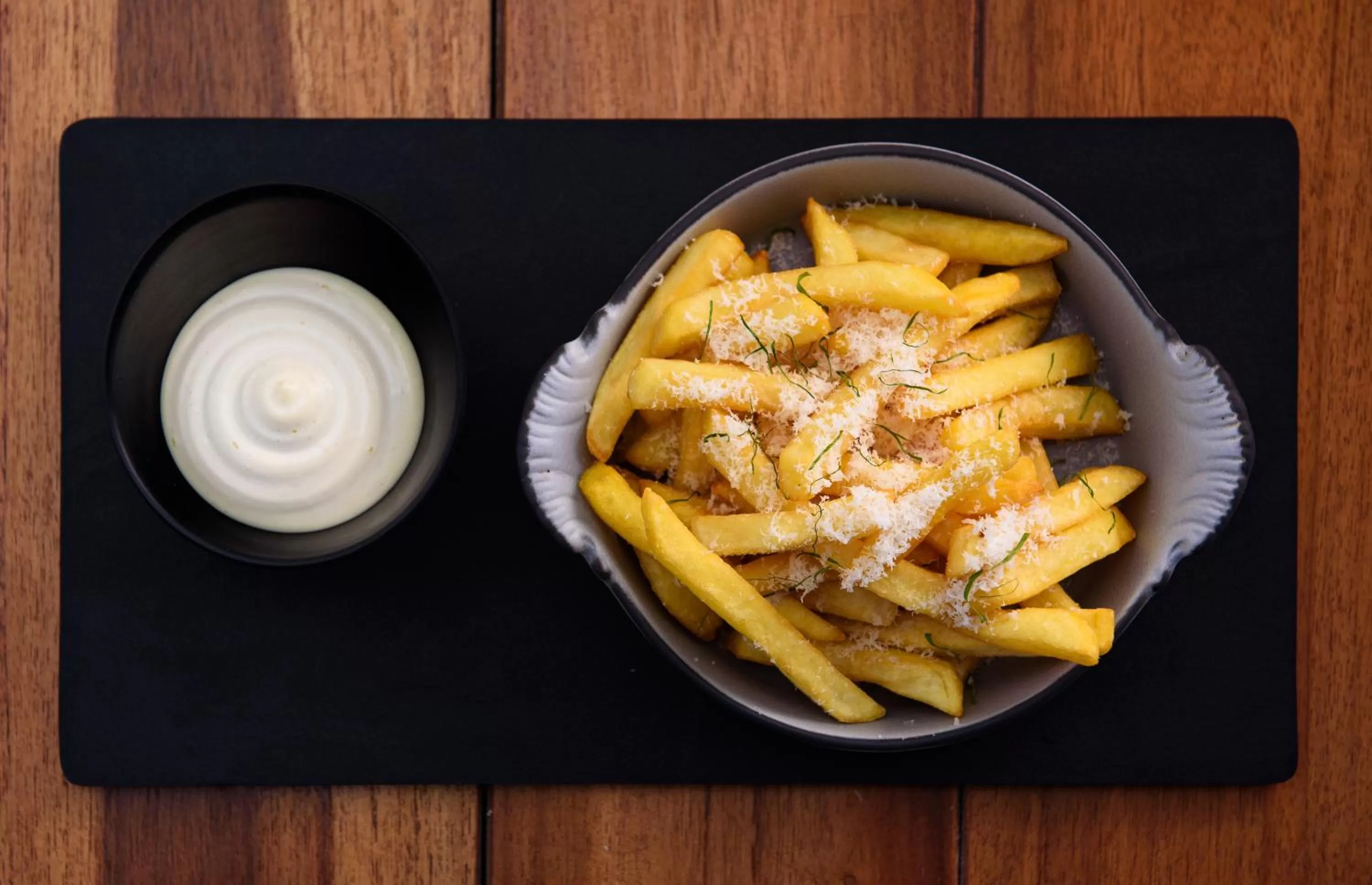 Lunch in Diez Diez Collection