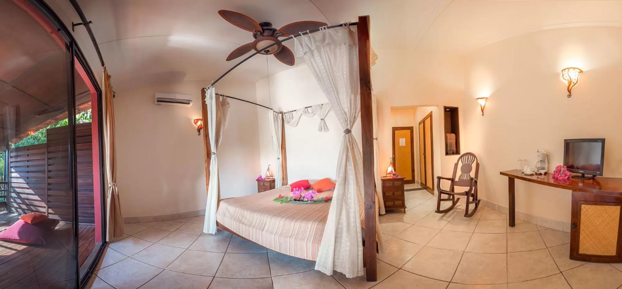 Suite #12 with Sea View in Hotel Laguna del Cocodrilo