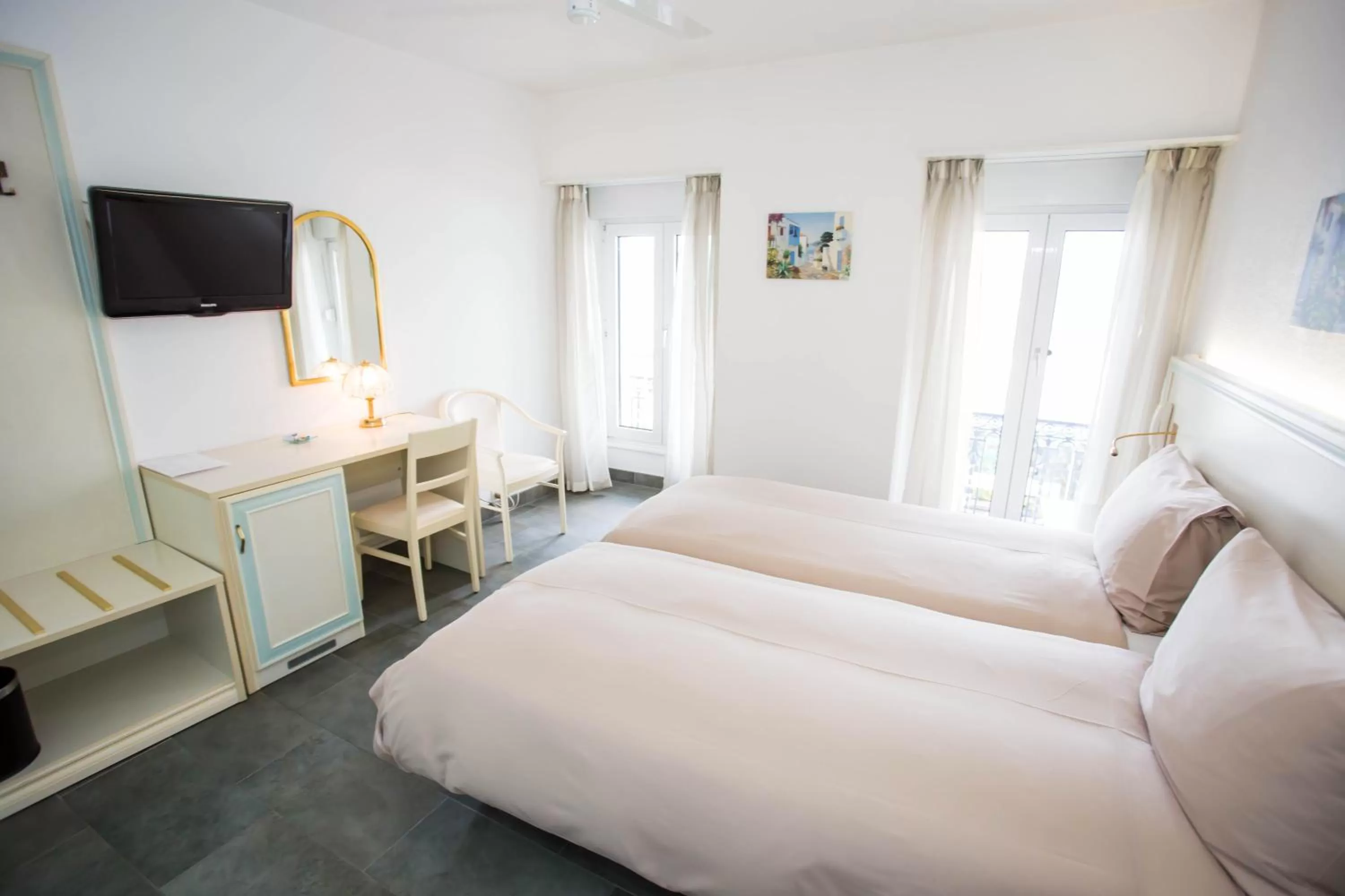 Bed in Hôtel du Port