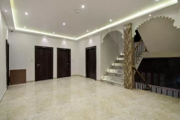 Hotel Rani Palace at Lake Fatehsagar